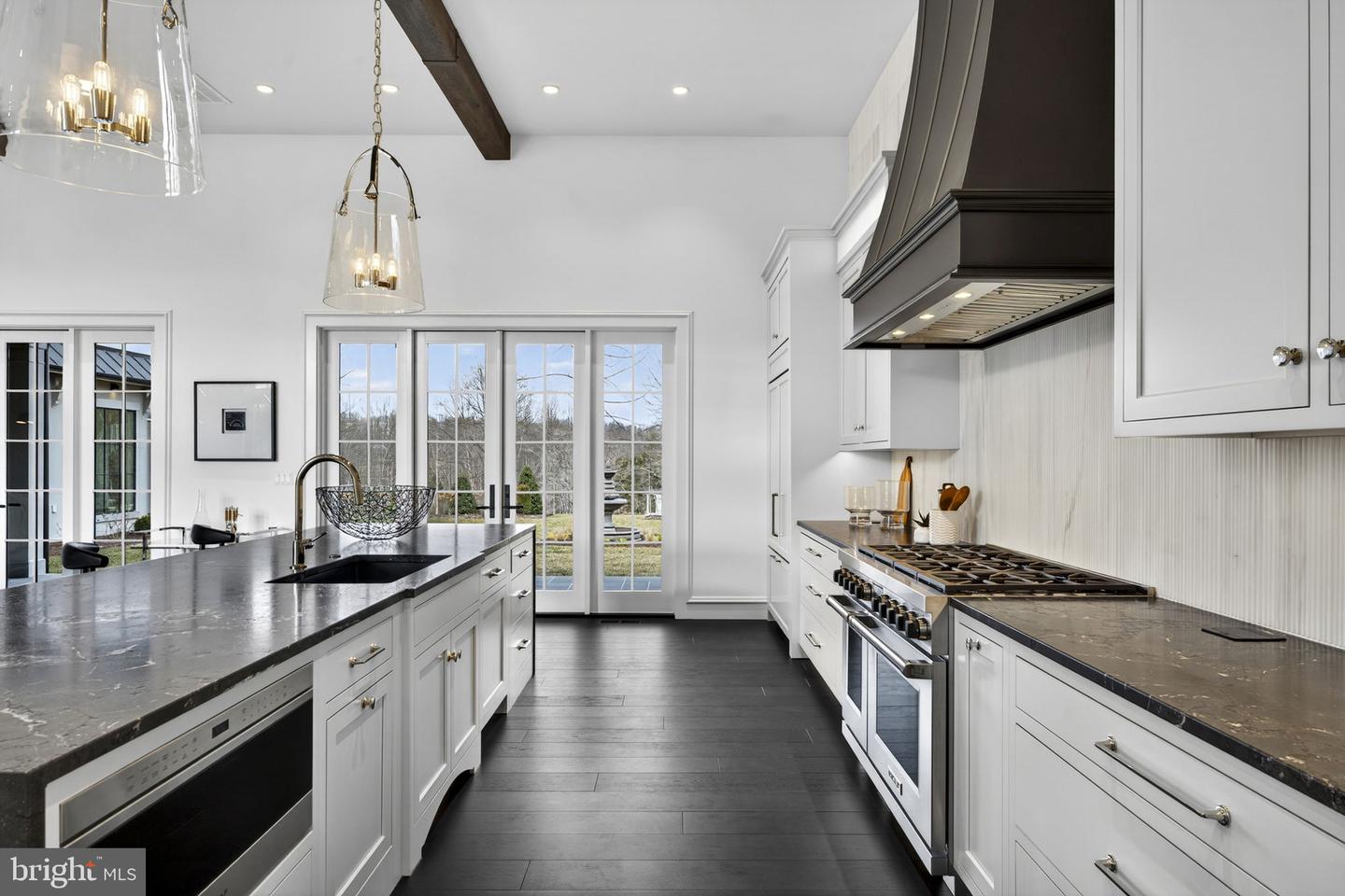 1 FOXTROT KNOLL LN, MIDDLEBURG, Virginia 20117, 4 Bedrooms Bedrooms, ,4 BathroomsBathrooms,Residential,For sale,1 FOXTROT KNOLL LN,VALO2114350 MLS # VALO2114350