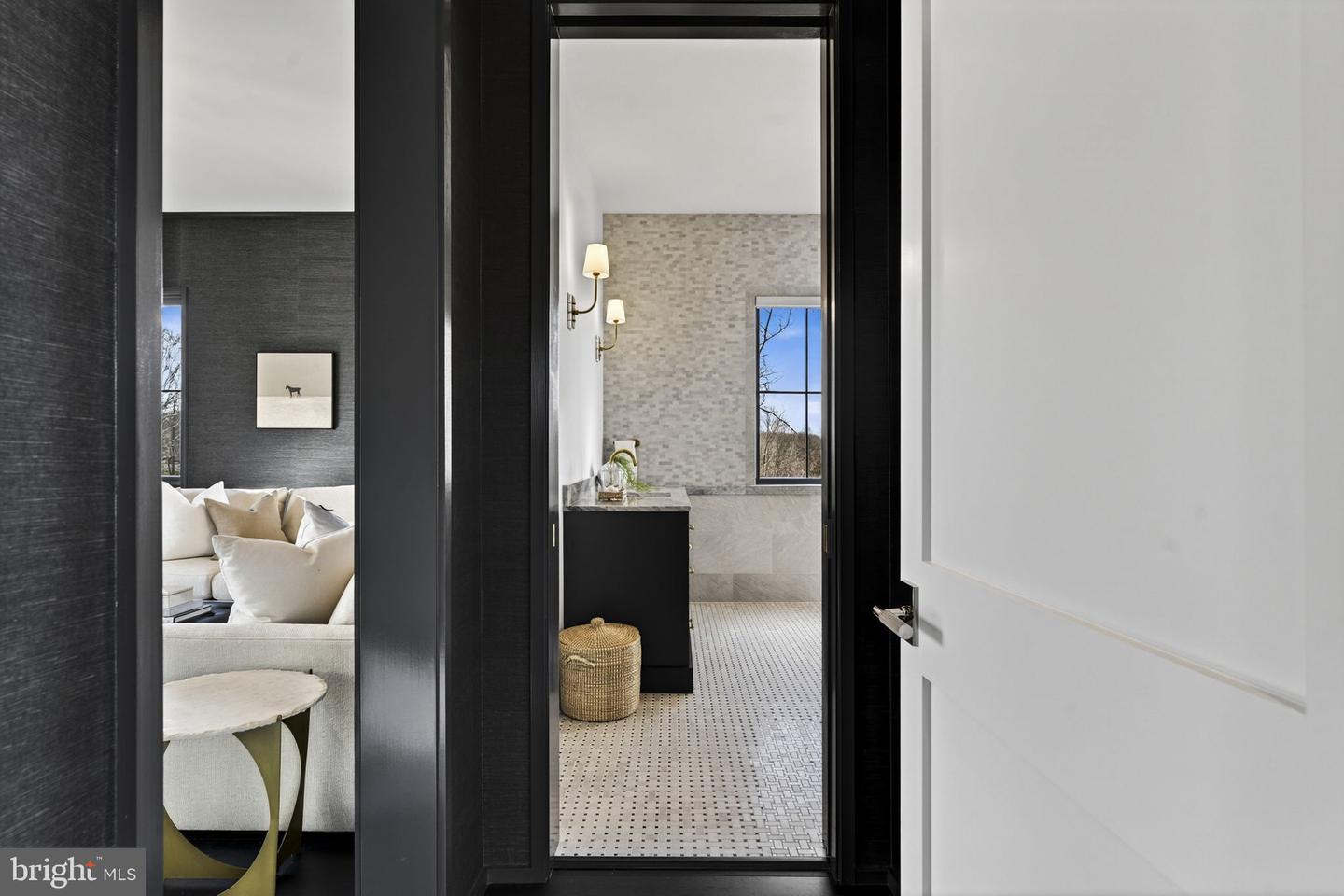 1 FOXTROT KNOLL LN, MIDDLEBURG, Virginia 20117, 4 Bedrooms Bedrooms, ,4 BathroomsBathrooms,Residential,For sale,1 FOXTROT KNOLL LN,VALO2114350 MLS # VALO2114350