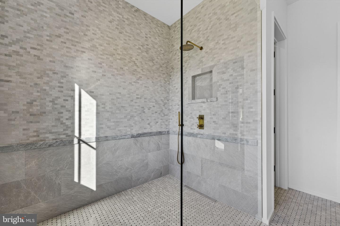 1 FOXTROT KNOLL LN, MIDDLEBURG, Virginia 20117, 4 Bedrooms Bedrooms, ,4 BathroomsBathrooms,Residential,For sale,1 FOXTROT KNOLL LN,VALO2114350 MLS # VALO2114350