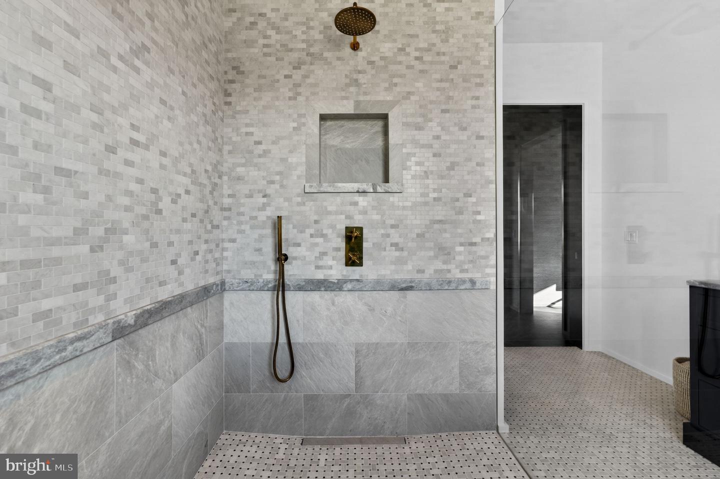 1 FOXTROT KNOLL LN, MIDDLEBURG, Virginia 20117, 4 Bedrooms Bedrooms, ,4 BathroomsBathrooms,Residential,For sale,1 FOXTROT KNOLL LN,VALO2114350 MLS # VALO2114350