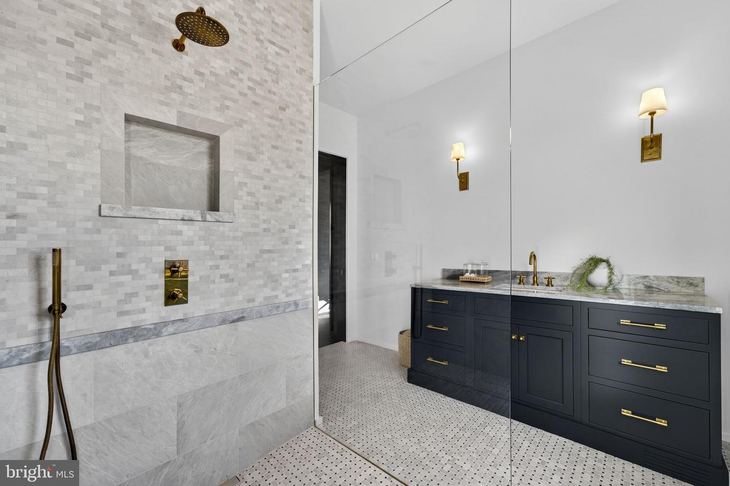 1 FOXTROT KNOLL LN, MIDDLEBURG, Virginia 20117, 4 Bedrooms Bedrooms, ,4 BathroomsBathrooms,Residential,For sale,1 FOXTROT KNOLL LN,VALO2114350 MLS # VALO2114350