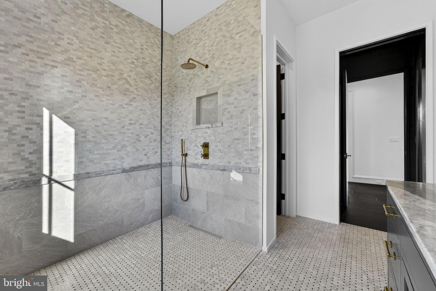 1 FOXTROT KNOLL LN, MIDDLEBURG, Virginia 20117, 4 Bedrooms Bedrooms, ,4 BathroomsBathrooms,Residential,For sale,1 FOXTROT KNOLL LN,VALO2114350 MLS # VALO2114350