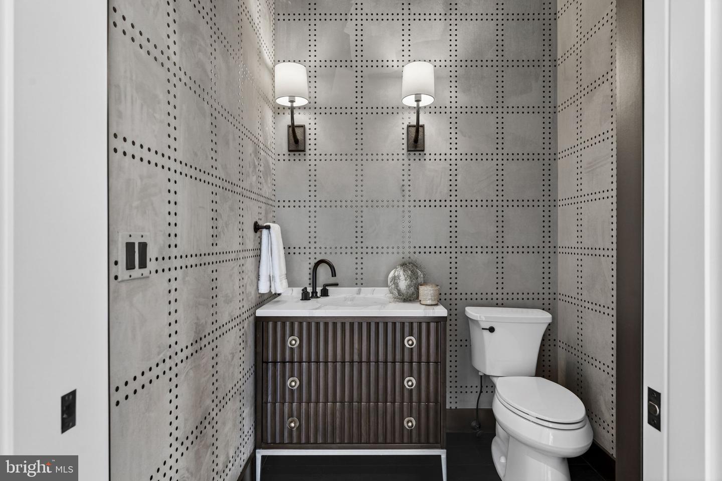 1 FOXTROT KNOLL LN, MIDDLEBURG, Virginia 20117, 4 Bedrooms Bedrooms, ,4 BathroomsBathrooms,Residential,For sale,1 FOXTROT KNOLL LN,VALO2114350 MLS # VALO2114350