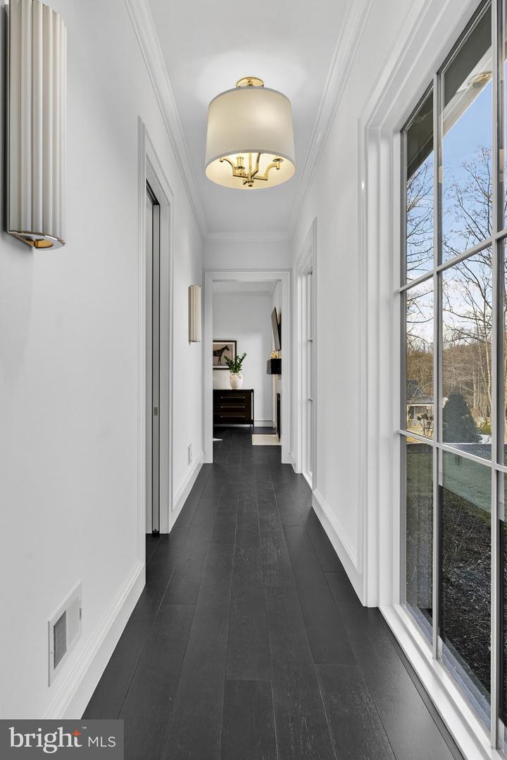 1 FOXTROT KNOLL LN, MIDDLEBURG, Virginia 20117, 4 Bedrooms Bedrooms, ,4 BathroomsBathrooms,Residential,For sale,1 FOXTROT KNOLL LN,VALO2114350 MLS # VALO2114350