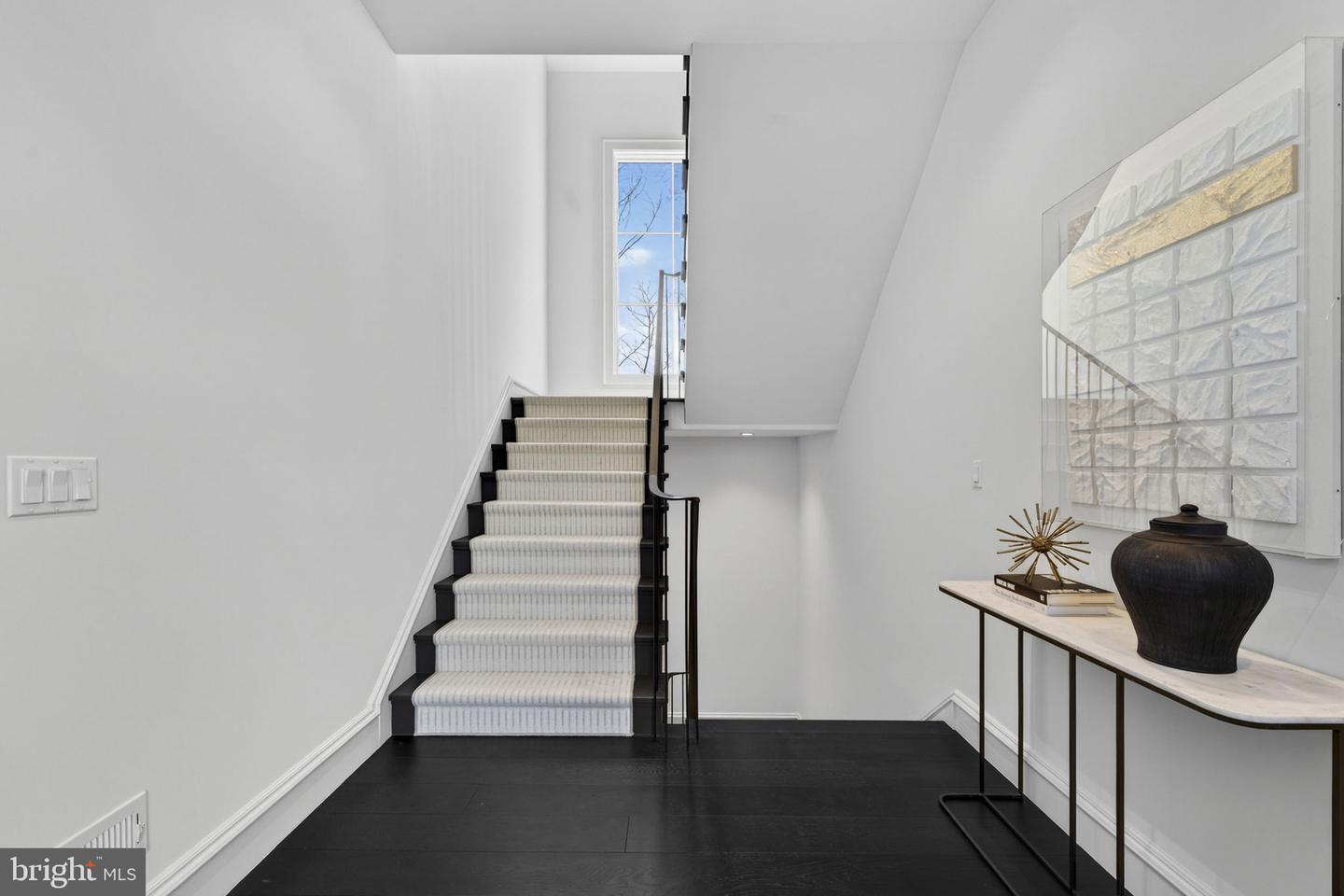 1 FOXTROT KNOLL LN, MIDDLEBURG, Virginia 20117, 4 Bedrooms Bedrooms, ,4 BathroomsBathrooms,Residential,For sale,1 FOXTROT KNOLL LN,VALO2114350 MLS # VALO2114350