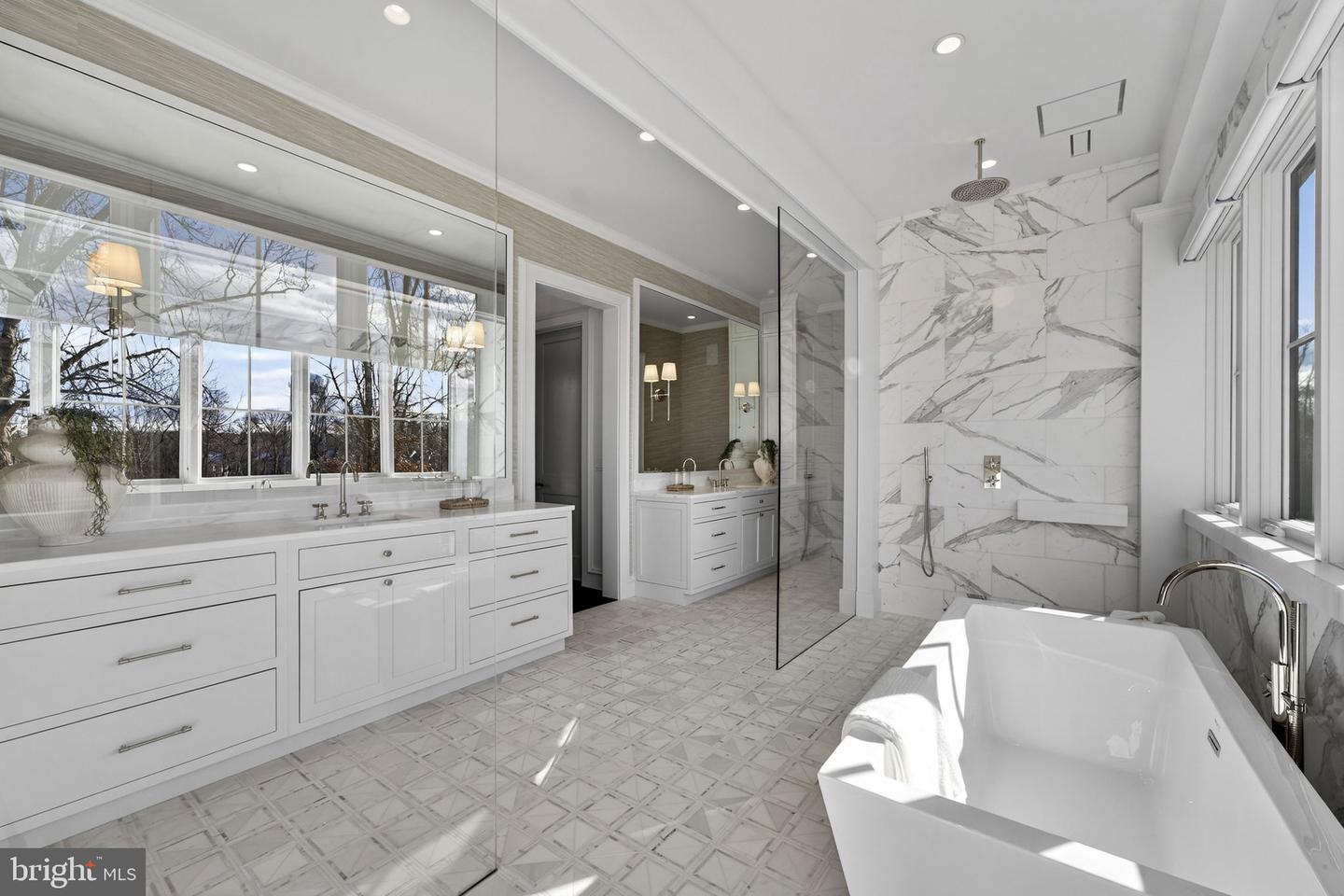 1 FOXTROT KNOLL LN, MIDDLEBURG, Virginia 20117, 4 Bedrooms Bedrooms, ,4 BathroomsBathrooms,Residential,For sale,1 FOXTROT KNOLL LN,VALO2114350 MLS # VALO2114350