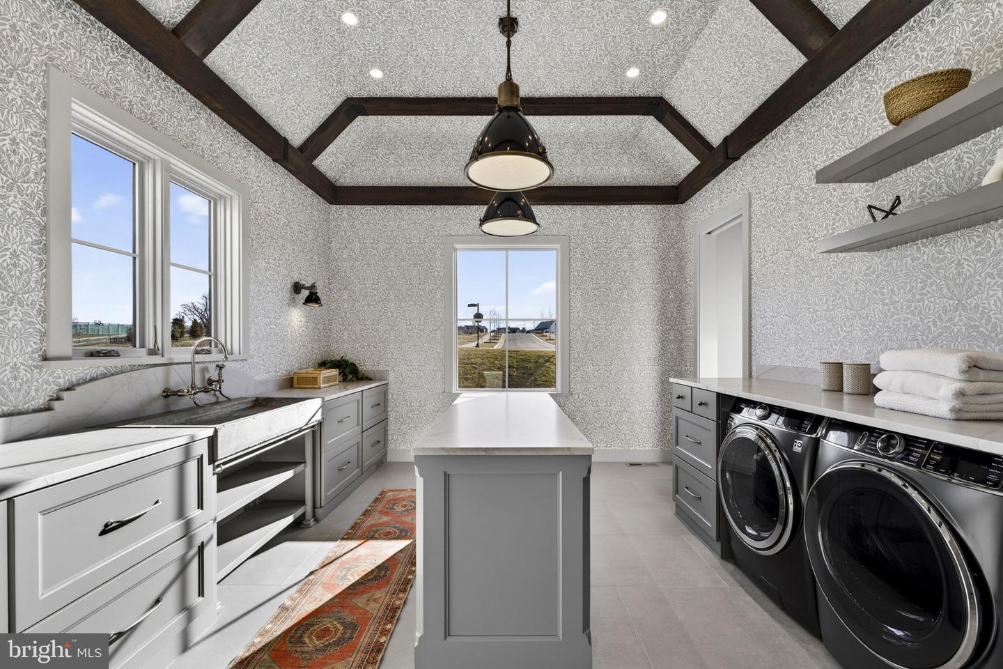 1 FOXTROT KNOLL LN, MIDDLEBURG, Virginia 20117, 4 Bedrooms Bedrooms, ,4 BathroomsBathrooms,Residential,For sale,1 FOXTROT KNOLL LN,VALO2114350 MLS # VALO2114350