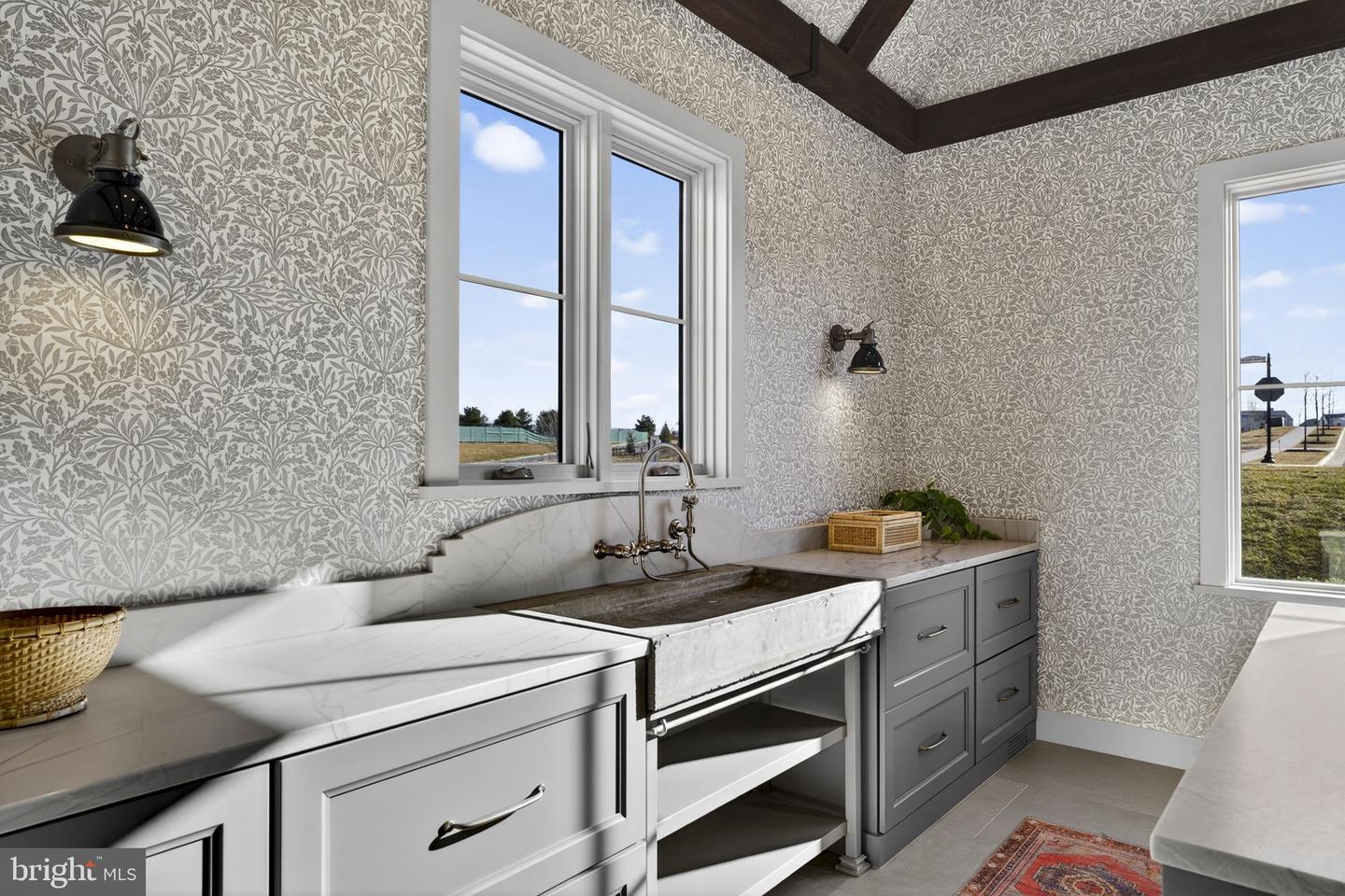 1 FOXTROT KNOLL LN, MIDDLEBURG, Virginia 20117, 4 Bedrooms Bedrooms, ,4 BathroomsBathrooms,Residential,For sale,1 FOXTROT KNOLL LN,VALO2114350 MLS # VALO2114350