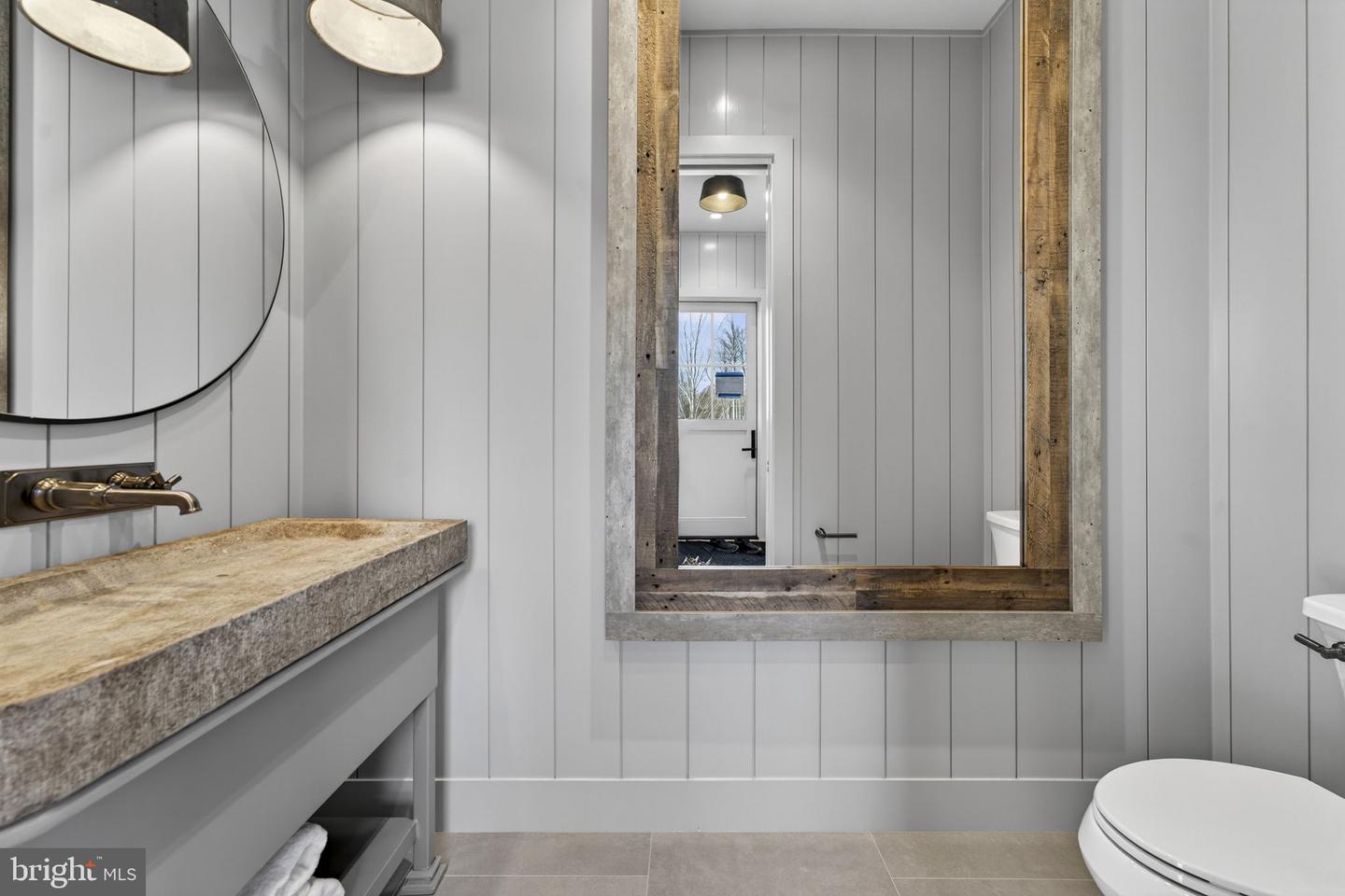 1 FOXTROT KNOLL LN, MIDDLEBURG, Virginia 20117, 4 Bedrooms Bedrooms, ,4 BathroomsBathrooms,Residential,For sale,1 FOXTROT KNOLL LN,VALO2114350 MLS # VALO2114350