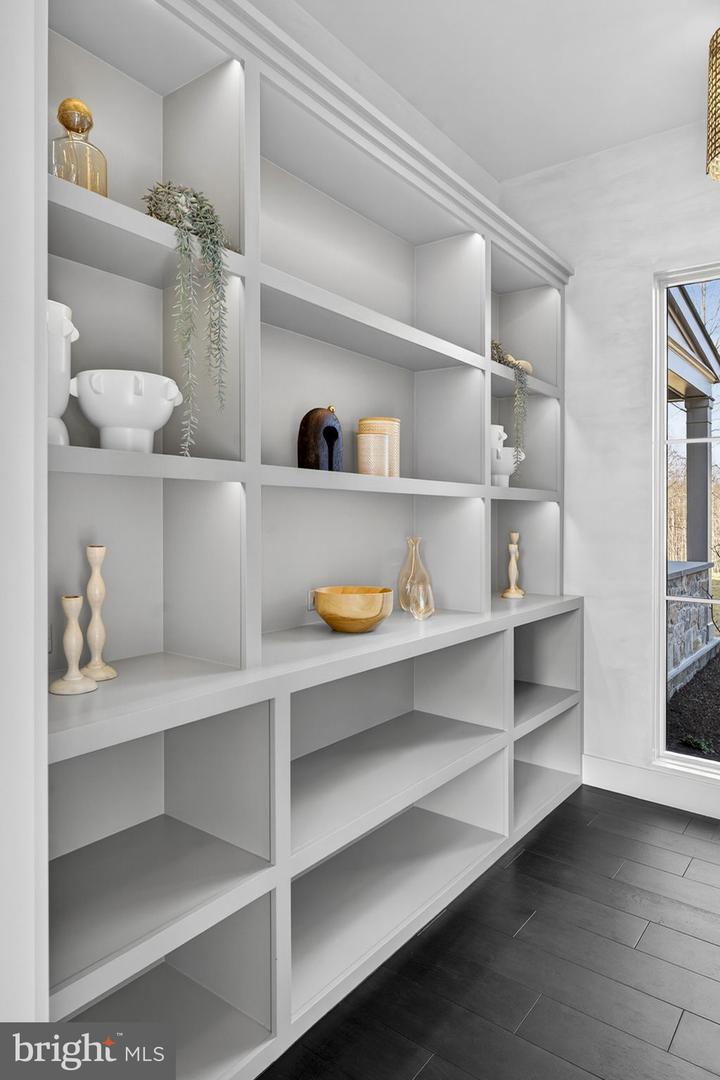 1 FOXTROT KNOLL LN, MIDDLEBURG, Virginia 20117, 4 Bedrooms Bedrooms, ,4 BathroomsBathrooms,Residential,For sale,1 FOXTROT KNOLL LN,VALO2114350 MLS # VALO2114350