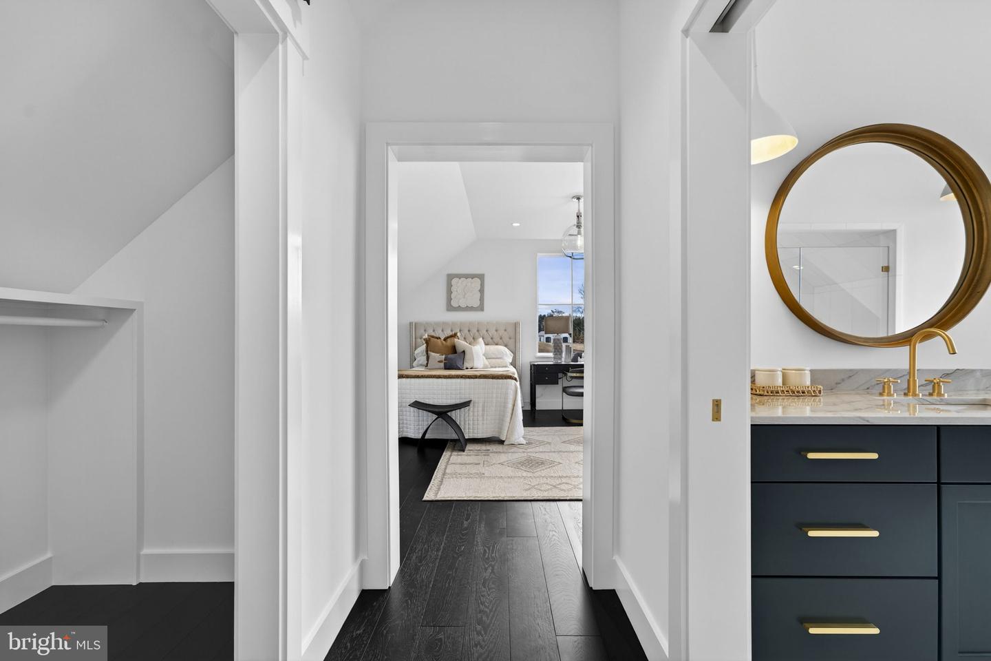 1 FOXTROT KNOLL LN, MIDDLEBURG, Virginia 20117, 4 Bedrooms Bedrooms, ,4 BathroomsBathrooms,Residential,For sale,1 FOXTROT KNOLL LN,VALO2114350 MLS # VALO2114350