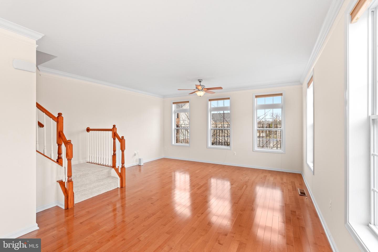 22550 OCEAN CLIFF SQ, ASHBURN, Virginia 20148, 4 Bedrooms Bedrooms, ,3 BathroomsBathrooms,Residential,For sale,22550 OCEAN CLIFF SQ,VALO2114386 MLS # VALO2114386