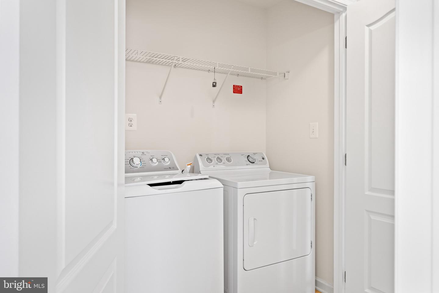 22550 OCEAN CLIFF SQ, ASHBURN, Virginia 20148, 4 Bedrooms Bedrooms, ,3 BathroomsBathrooms,Residential,For sale,22550 OCEAN CLIFF SQ,VALO2114386 MLS # VALO2114386