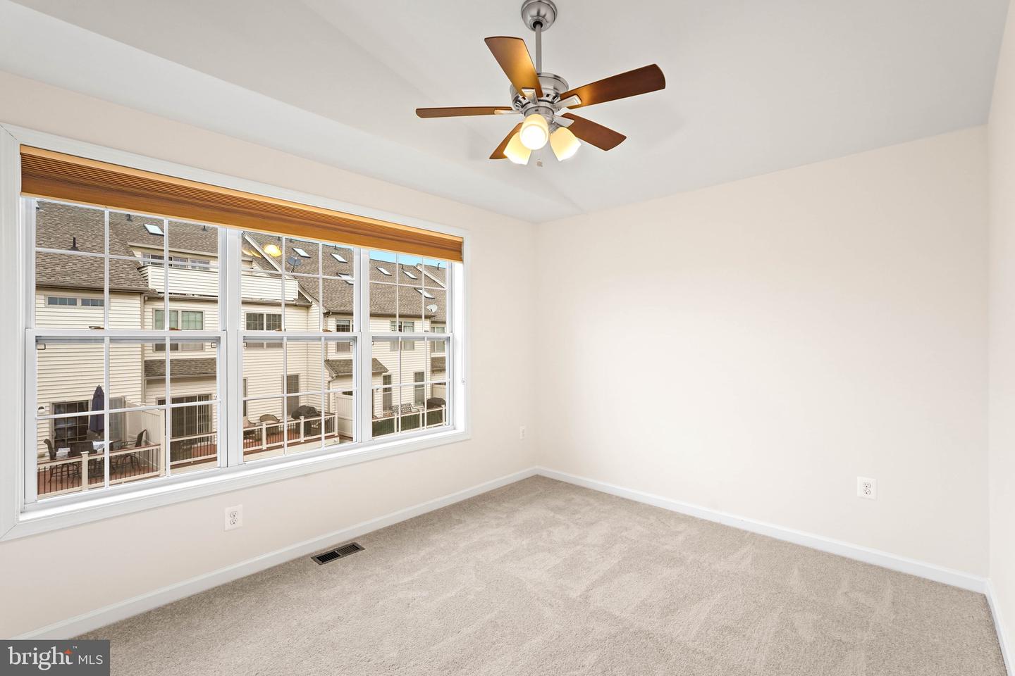 22550 OCEAN CLIFF SQ, ASHBURN, Virginia 20148, 4 Bedrooms Bedrooms, ,3 BathroomsBathrooms,Residential,For sale,22550 OCEAN CLIFF SQ,VALO2114386 MLS # VALO2114386