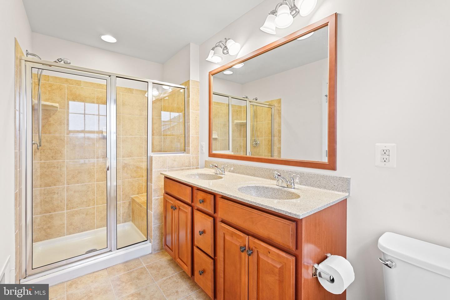 22550 OCEAN CLIFF SQ, ASHBURN, Virginia 20148, 4 Bedrooms Bedrooms, ,3 BathroomsBathrooms,Residential,For sale,22550 OCEAN CLIFF SQ,VALO2114386 MLS # VALO2114386