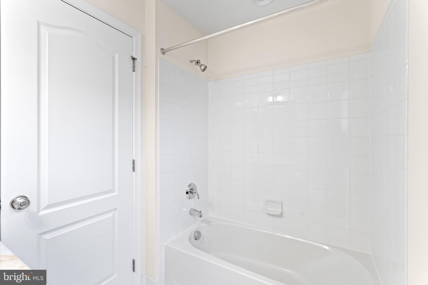 22550 OCEAN CLIFF SQ, ASHBURN, Virginia 20148, 4 Bedrooms Bedrooms, ,3 BathroomsBathrooms,Residential,For sale,22550 OCEAN CLIFF SQ,VALO2114386 MLS # VALO2114386