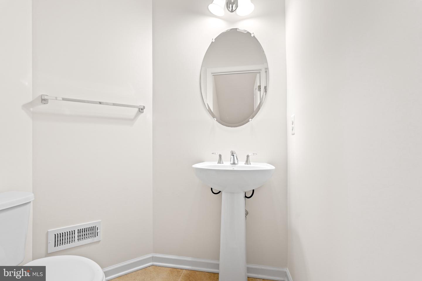 22550 OCEAN CLIFF SQ, ASHBURN, Virginia 20148, 4 Bedrooms Bedrooms, ,3 BathroomsBathrooms,Residential,For sale,22550 OCEAN CLIFF SQ,VALO2114386 MLS # VALO2114386