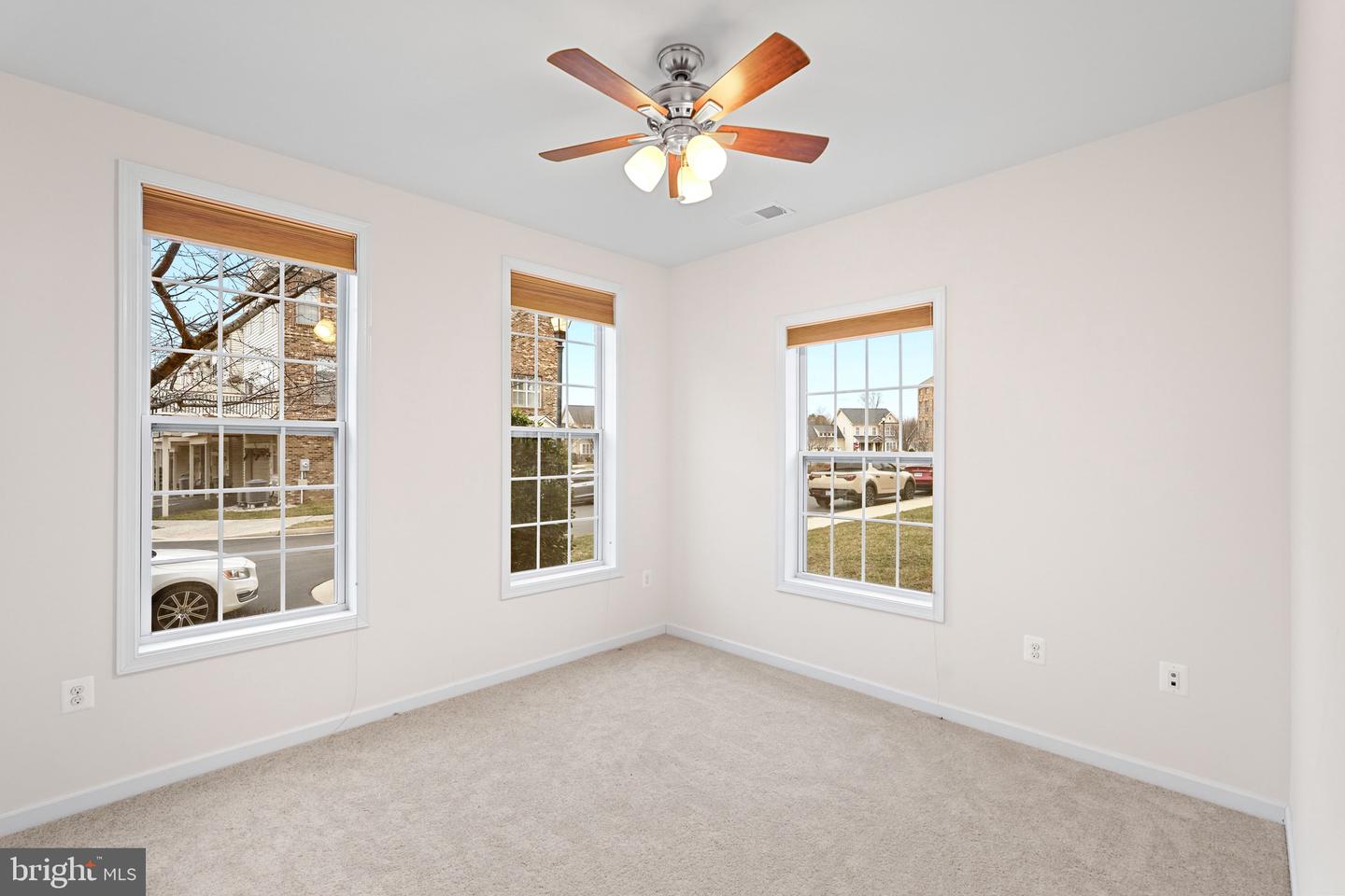 22550 OCEAN CLIFF SQ, ASHBURN, Virginia 20148, 4 Bedrooms Bedrooms, ,3 BathroomsBathrooms,Residential,For sale,22550 OCEAN CLIFF SQ,VALO2114386 MLS # VALO2114386