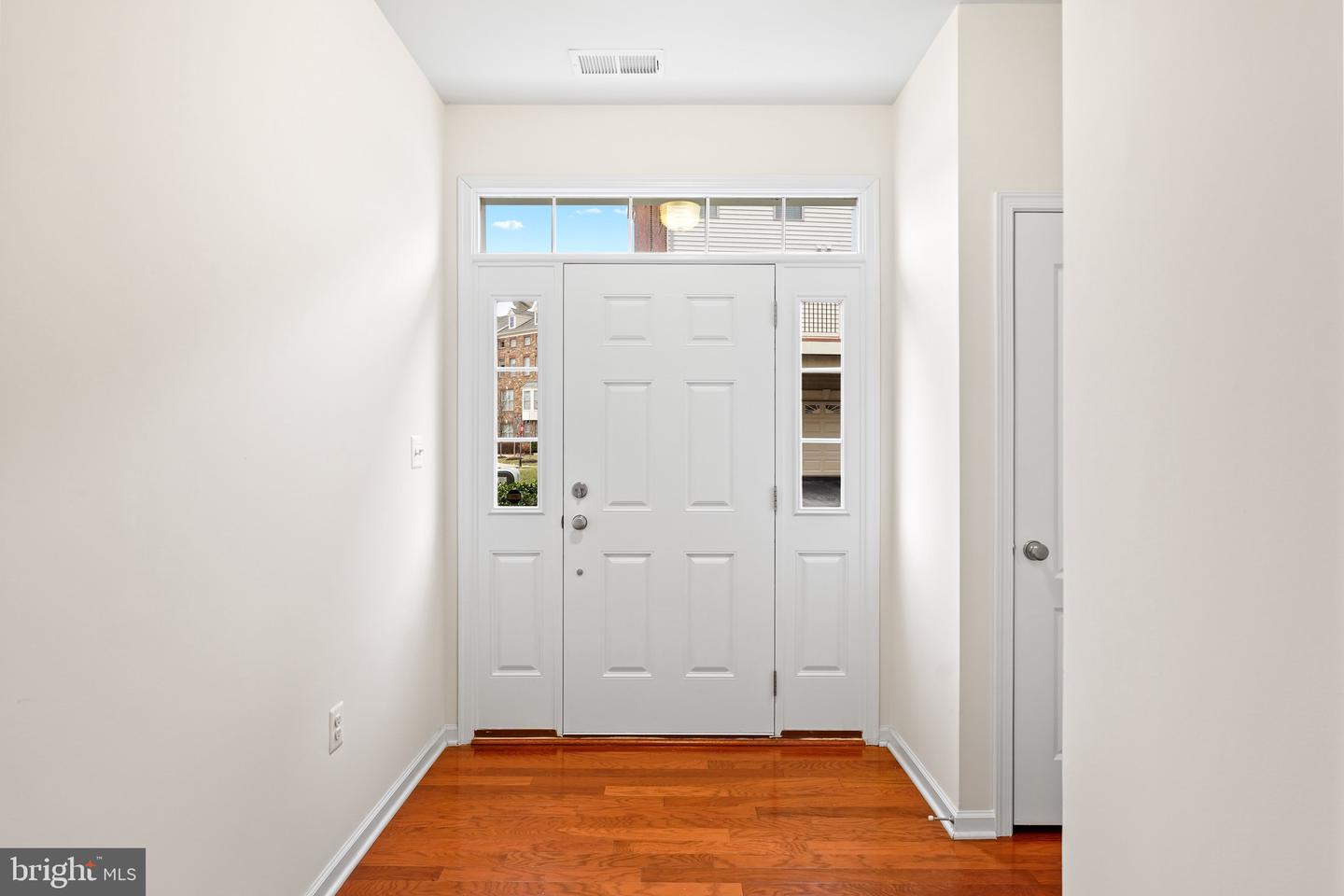 22550 OCEAN CLIFF SQ, ASHBURN, Virginia 20148, 4 Bedrooms Bedrooms, ,3 BathroomsBathrooms,Residential,For sale,22550 OCEAN CLIFF SQ,VALO2114386 MLS # VALO2114386