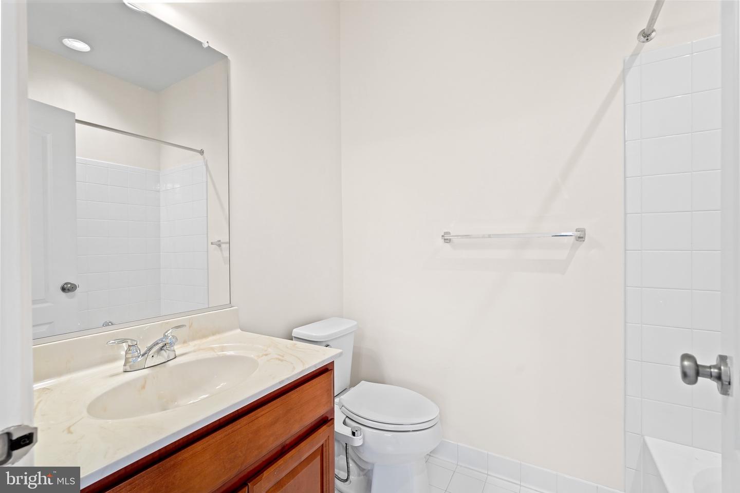 22550 OCEAN CLIFF SQ, ASHBURN, Virginia 20148, 4 Bedrooms Bedrooms, ,3 BathroomsBathrooms,Residential,For sale,22550 OCEAN CLIFF SQ,VALO2114386 MLS # VALO2114386