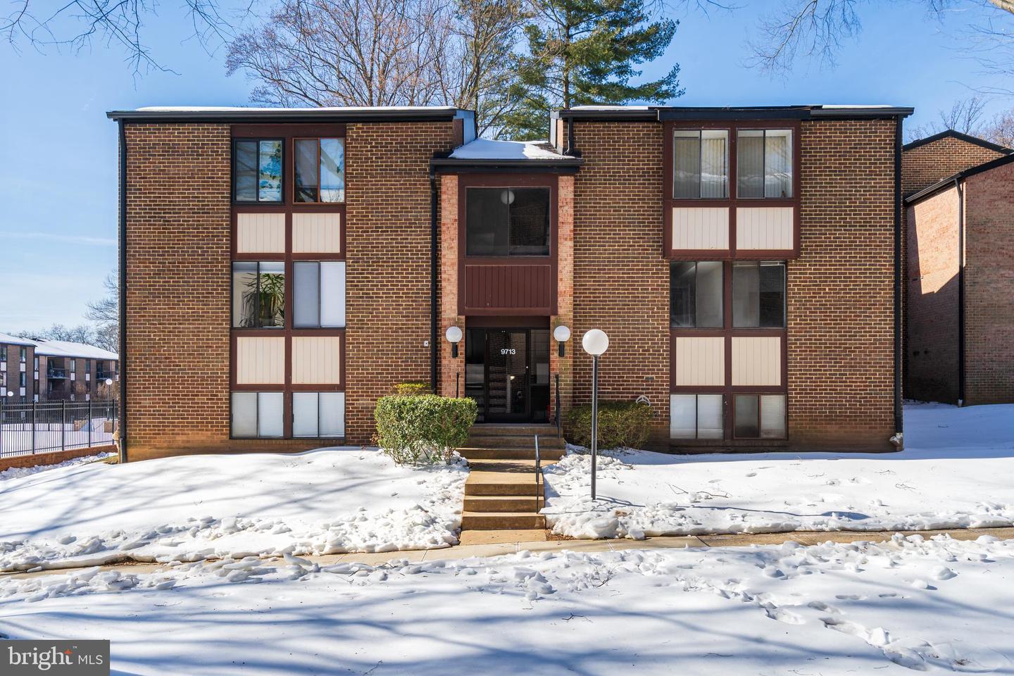 9713 KINGS CROWN CT #102, FAIRFAX, Virginia 22031, 2 Bedrooms Bedrooms, ,2 BathroomsBathrooms,Residential,For sale,9713 KINGS CROWN CT #102,VAFX2287068 MLS # VAFX2287068