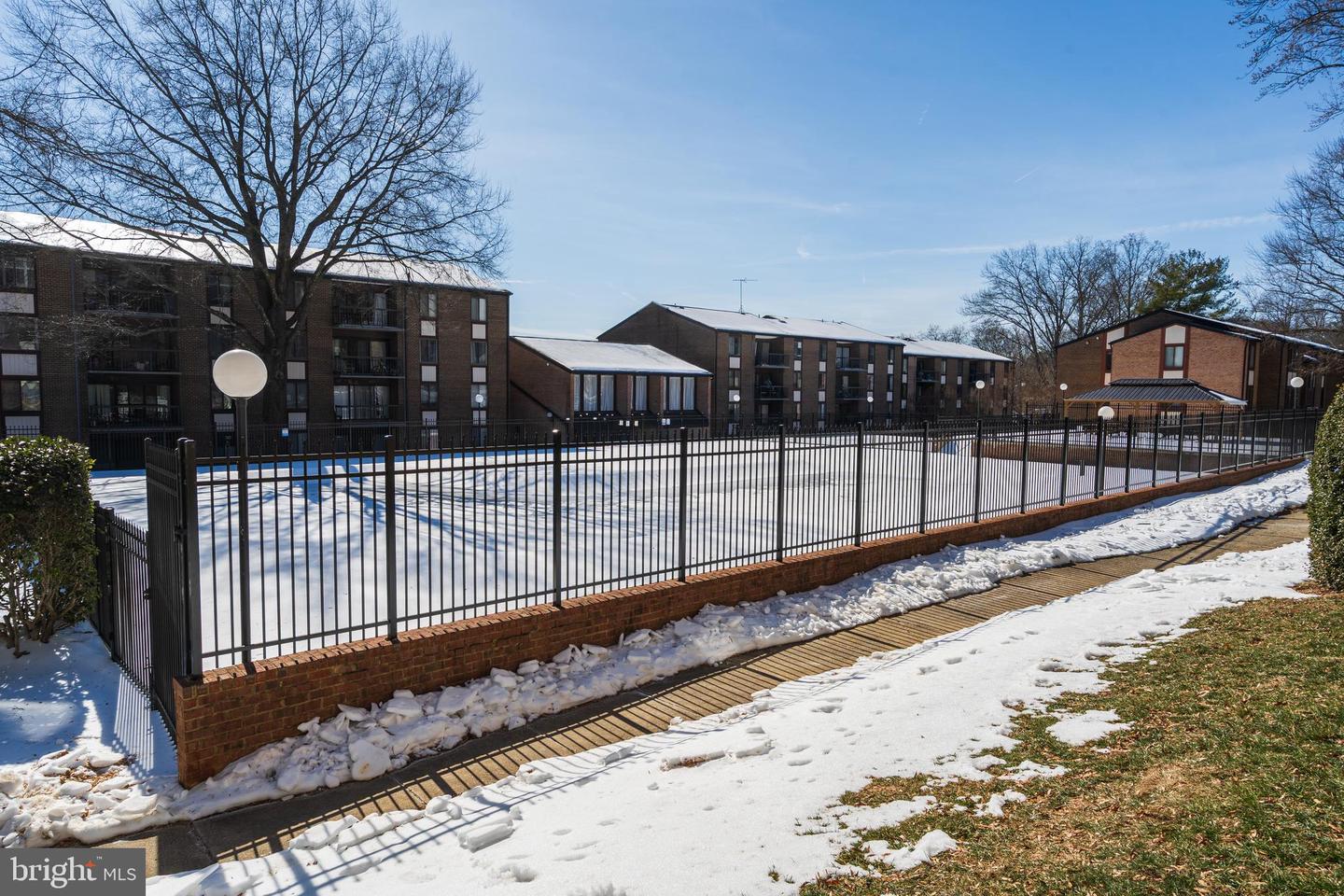 9713 KINGS CROWN CT #102, FAIRFAX, Virginia 22031, 2 Bedrooms Bedrooms, ,2 BathroomsBathrooms,Residential,For sale,9713 KINGS CROWN CT #102,VAFX2287068 MLS # VAFX2287068