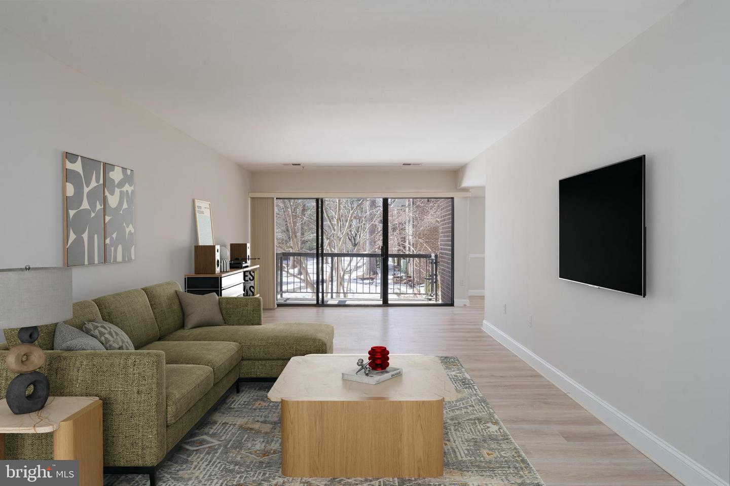 9713 KINGS CROWN CT #102, FAIRFAX, Virginia 22031, 2 Bedrooms Bedrooms, ,2 BathroomsBathrooms,Residential,For sale,9713 KINGS CROWN CT #102,VAFX2287068 MLS # VAFX2287068