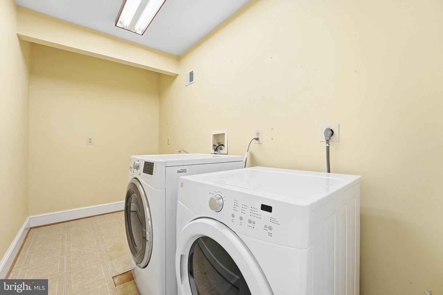 6743 LAKE DR, WARRENTON, Virginia 20187, 4 Bedrooms Bedrooms, 12 Rooms Rooms,3 BathroomsBathrooms,Residential,For sale,6743 LAKE DR,VAFQ2020240 MLS # VAFQ2020240