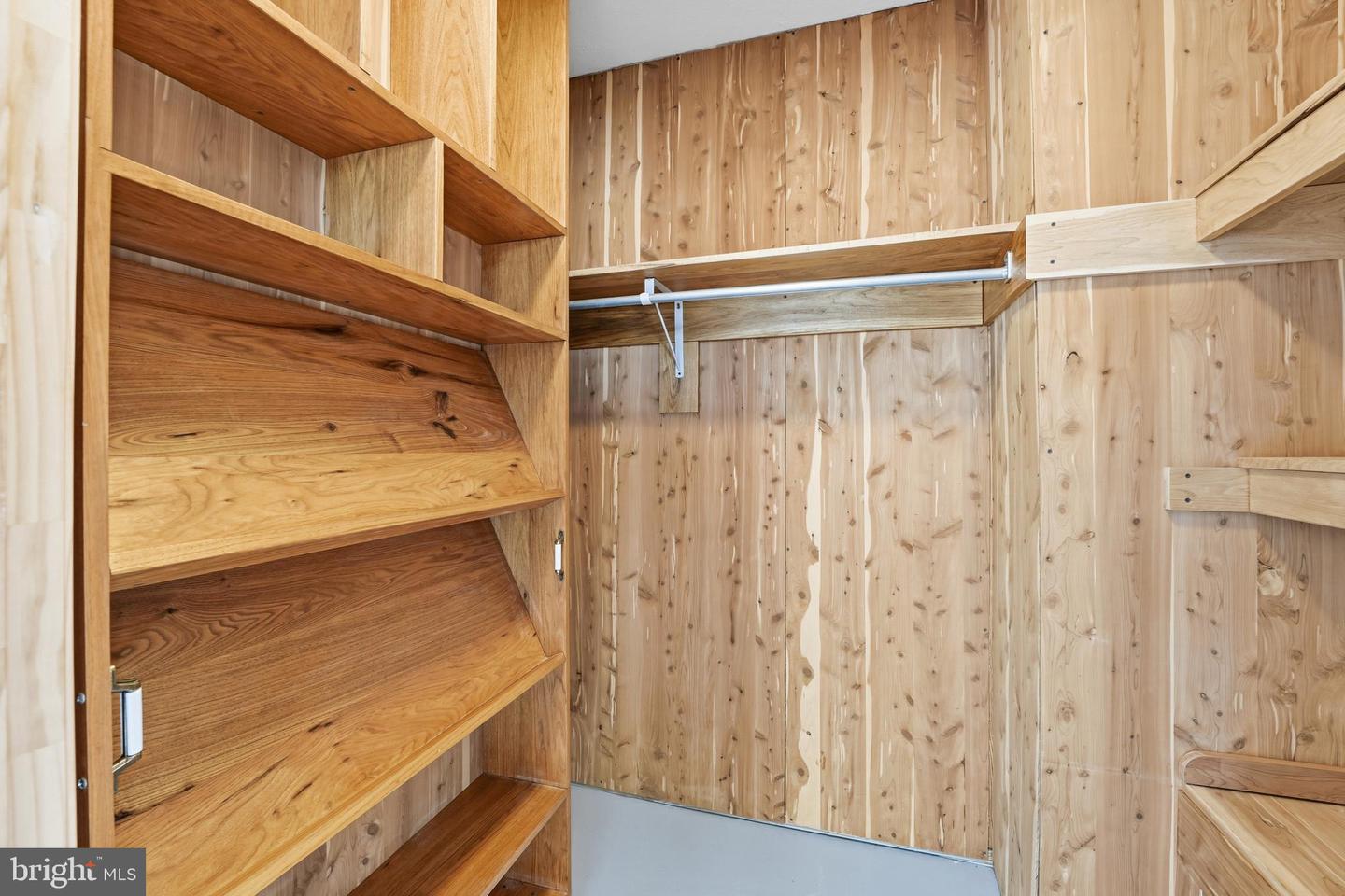 6743 LAKE DR, WARRENTON, Virginia 20187, 4 Bedrooms Bedrooms, 12 Rooms Rooms,3 BathroomsBathrooms,Residential,For sale,6743 LAKE DR,VAFQ2020240 MLS # VAFQ2020240