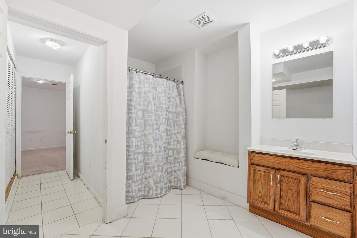 6743 LAKE DR, WARRENTON, Virginia 20187, 4 Bedrooms Bedrooms, 12 Rooms Rooms,3 BathroomsBathrooms,Residential,For sale,6743 LAKE DR,VAFQ2020240 MLS # VAFQ2020240