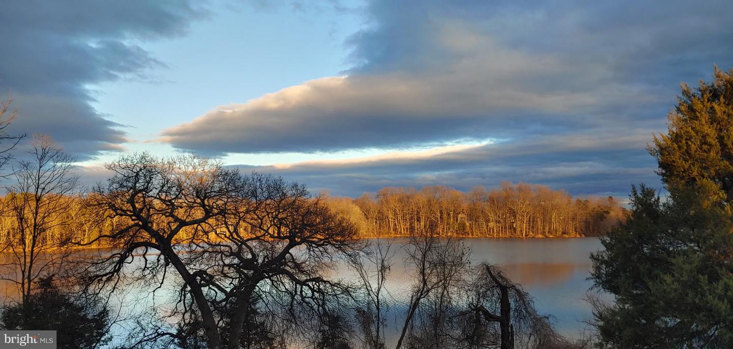 6743 LAKE DR, WARRENTON, Virginia 20187, 4 Bedrooms Bedrooms, 12 Rooms Rooms,3 BathroomsBathrooms,Residential,For sale,6743 LAKE DR,VAFQ2020240 MLS # VAFQ2020240