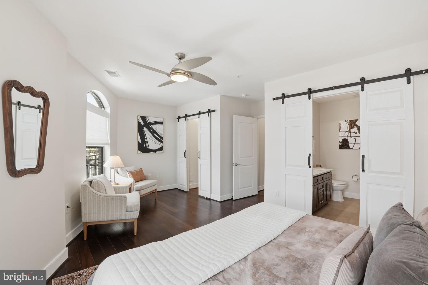 2702 LANGSTON BLVD #4B, ARLINGTON, Virginia 22201, 2 Bedrooms Bedrooms, ,2 BathroomsBathrooms,Residential,For sale,2702 LANGSTON BLVD #4B,VAAR2068026 MLS # VAAR2068026