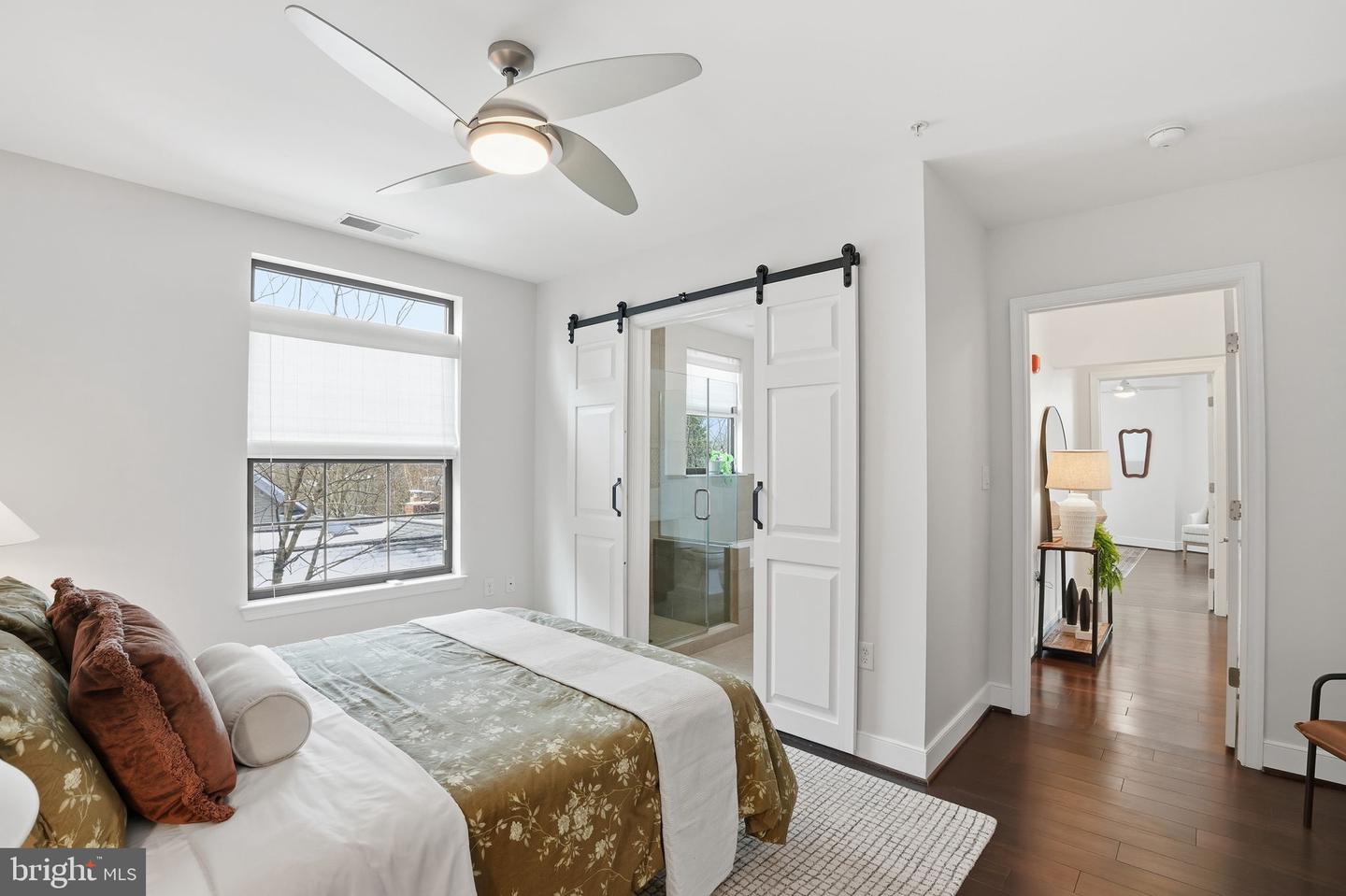 2702 LANGSTON BLVD #4B, ARLINGTON, Virginia 22201, 2 Bedrooms Bedrooms, ,2 BathroomsBathrooms,Residential,For sale,2702 LANGSTON BLVD #4B,VAAR2068026 MLS # VAAR2068026