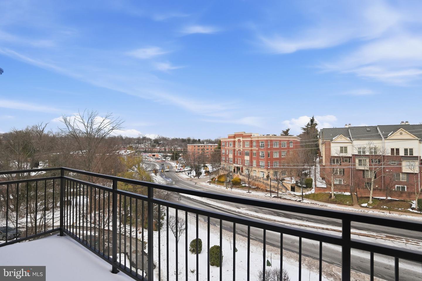 2702 LANGSTON BLVD #4B, ARLINGTON, Virginia 22201, 2 Bedrooms Bedrooms, ,2 BathroomsBathrooms,Residential,For sale,2702 LANGSTON BLVD #4B,VAAR2068026 MLS # VAAR2068026