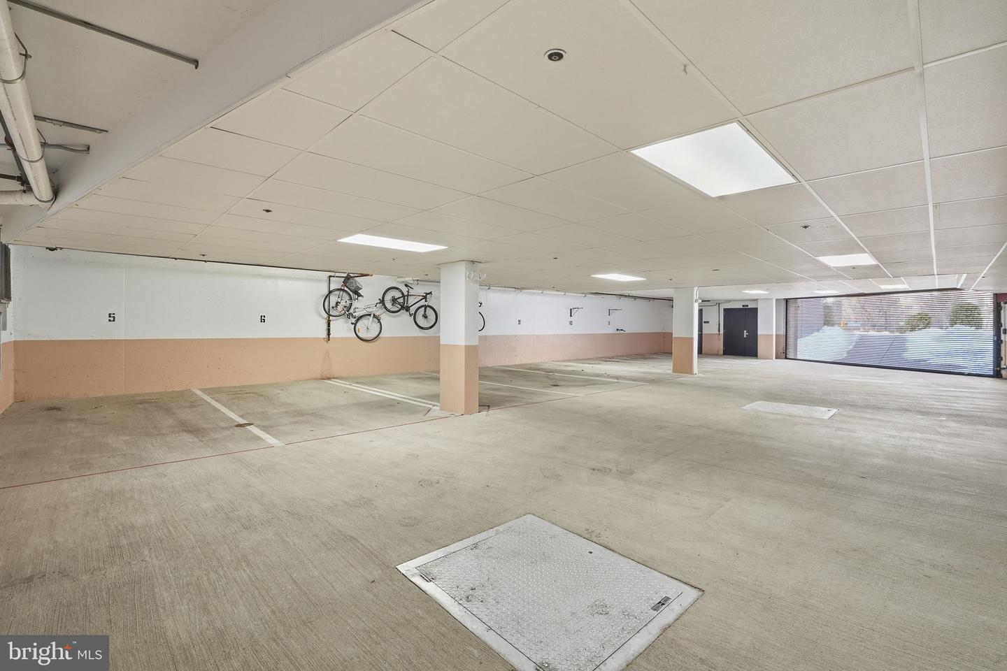 2702 LANGSTON BLVD #4B, ARLINGTON, Virginia 22201, 2 Bedrooms Bedrooms, ,2 BathroomsBathrooms,Residential,For sale,2702 LANGSTON BLVD #4B,VAAR2068026 MLS # VAAR2068026