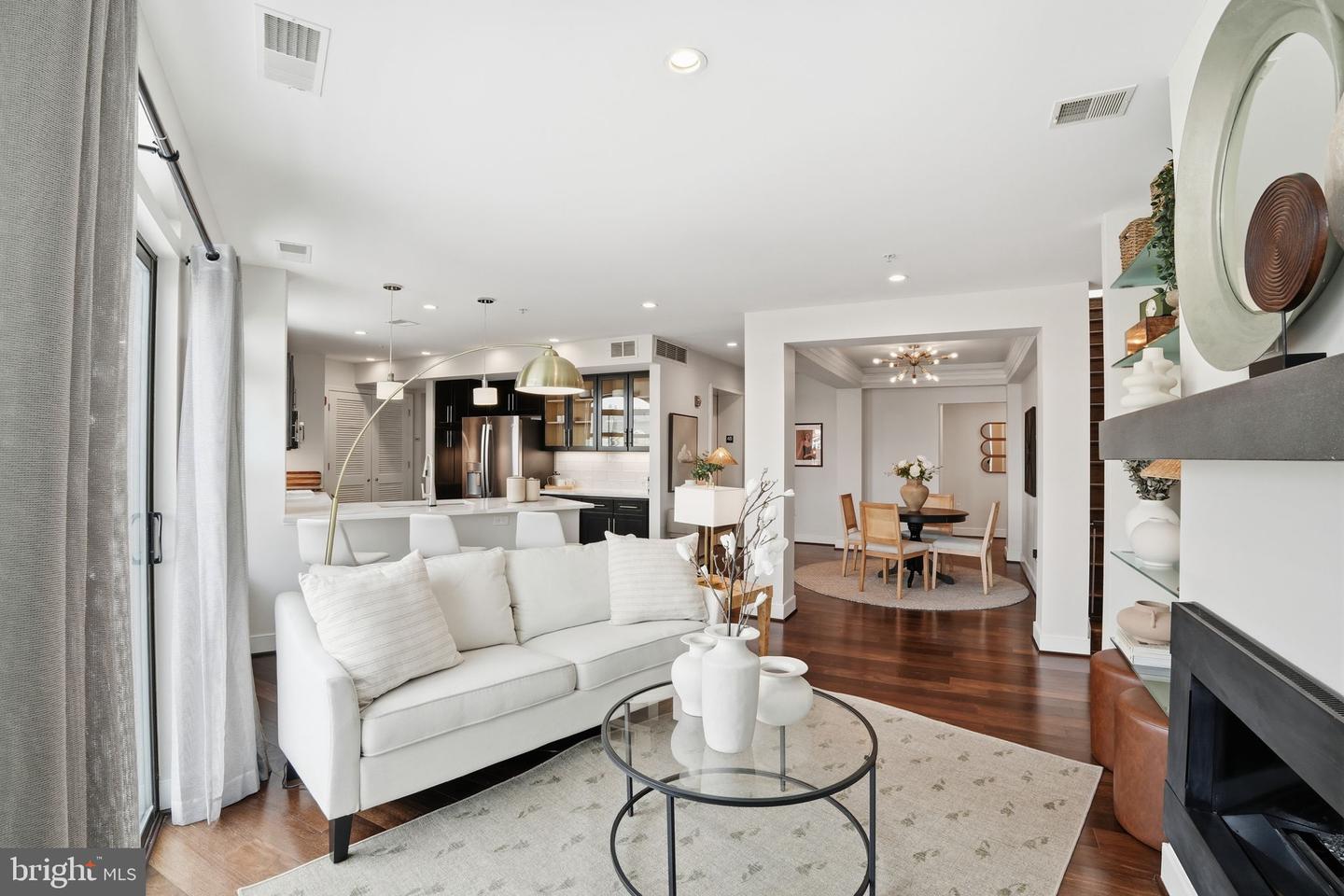 2702 LANGSTON BLVD #4B, ARLINGTON, Virginia 22201, 2 Bedrooms Bedrooms, ,2 BathroomsBathrooms,Residential,For sale,2702 LANGSTON BLVD #4B,VAAR2068026 MLS # VAAR2068026