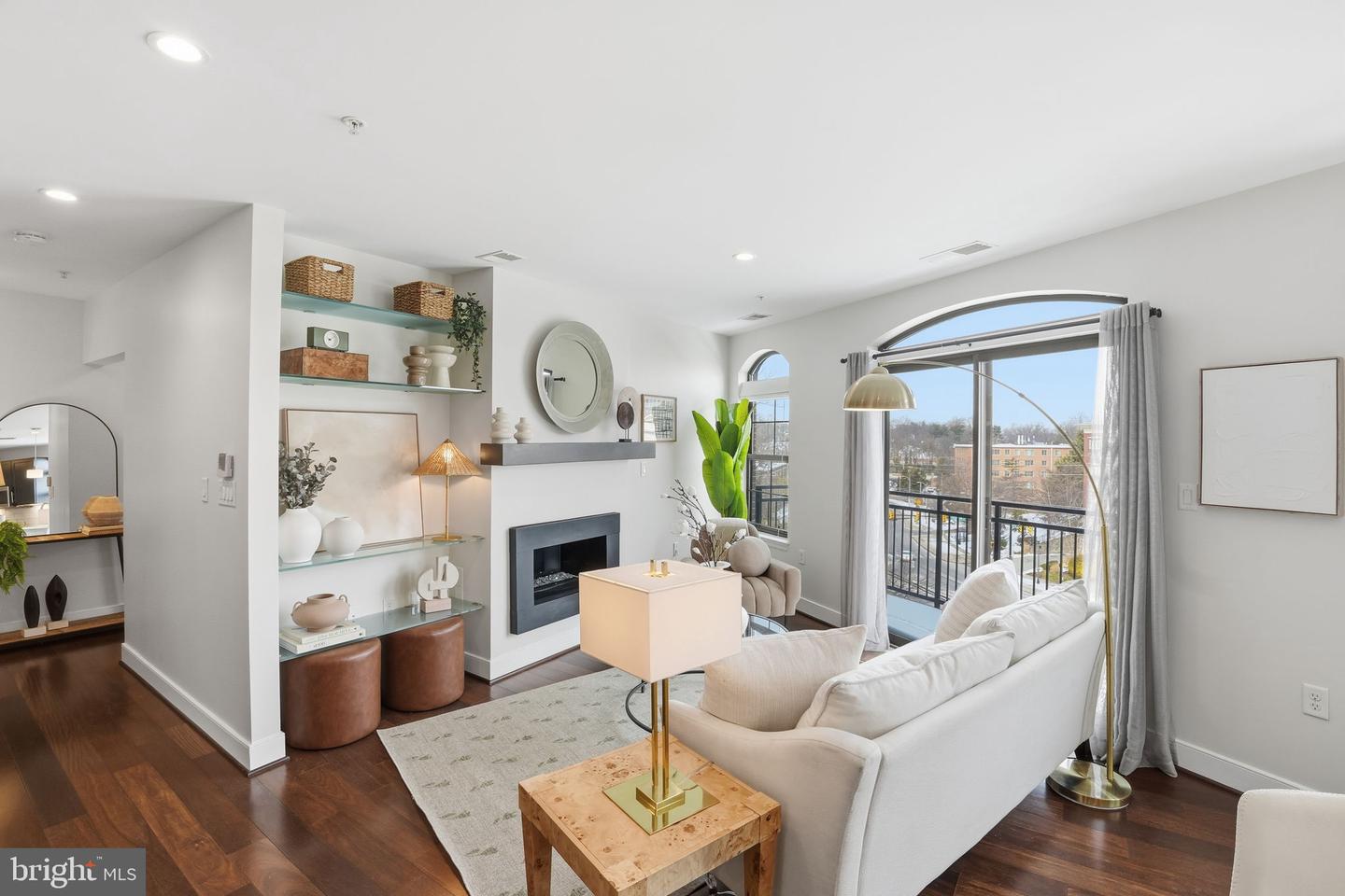 2702 LANGSTON BLVD #4B, ARLINGTON, Virginia 22201, 2 Bedrooms Bedrooms, ,2 BathroomsBathrooms,Residential,For sale,2702 LANGSTON BLVD #4B,VAAR2068026 MLS # VAAR2068026