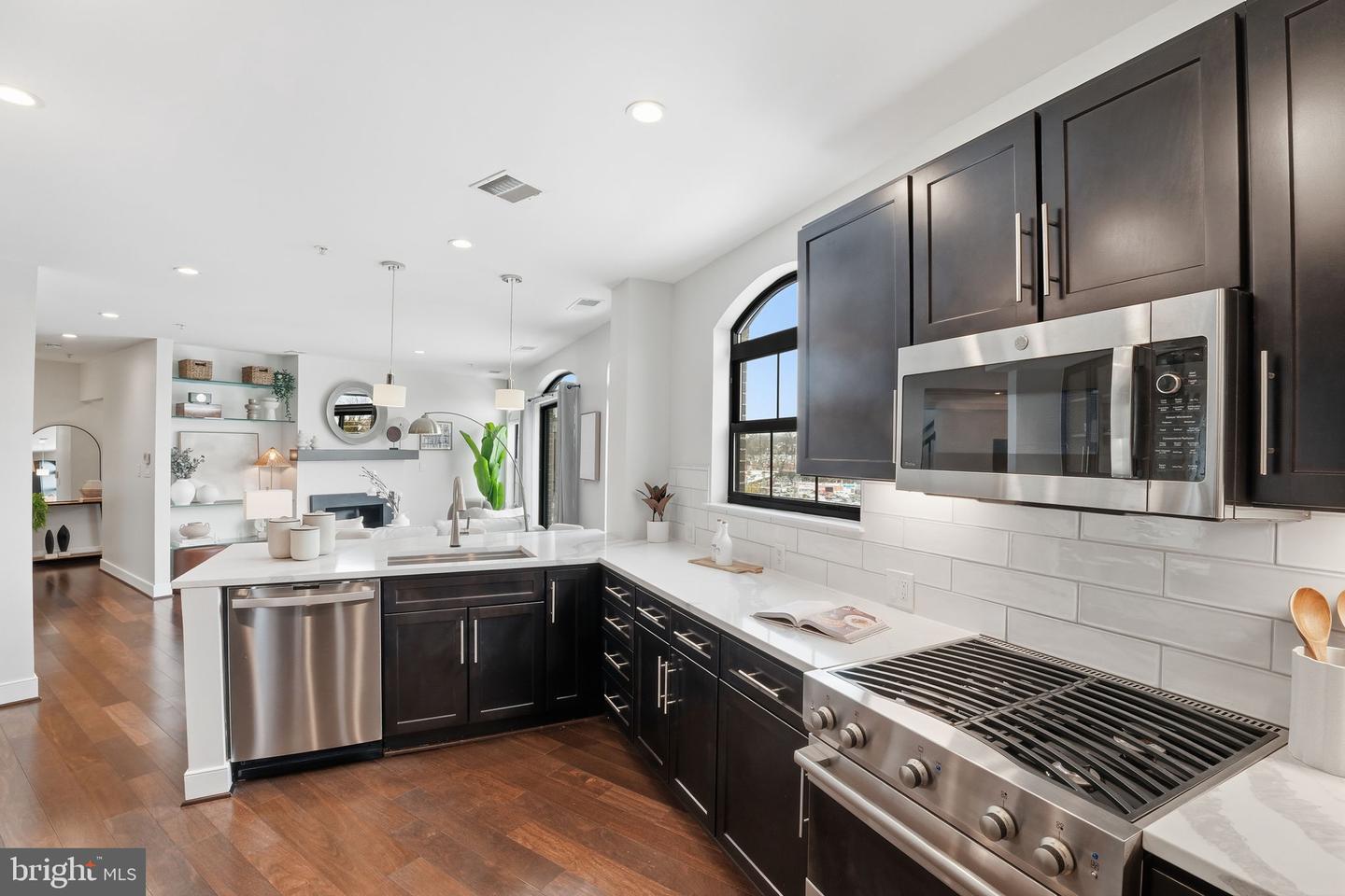 2702 LANGSTON BLVD #4B, ARLINGTON, Virginia 22201, 2 Bedrooms Bedrooms, ,2 BathroomsBathrooms,Residential,For sale,2702 LANGSTON BLVD #4B,VAAR2068026 MLS # VAAR2068026