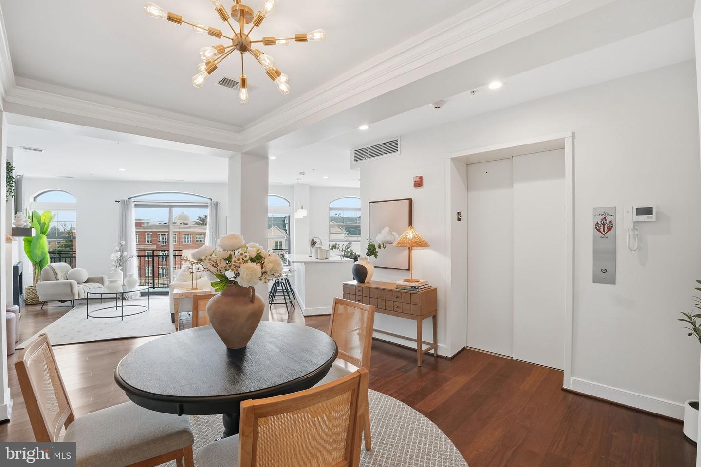 2702 LANGSTON BLVD #4B, ARLINGTON, Virginia 22201, 2 Bedrooms Bedrooms, ,2 BathroomsBathrooms,Residential,For sale,2702 LANGSTON BLVD #4B,VAAR2068026 MLS # VAAR2068026