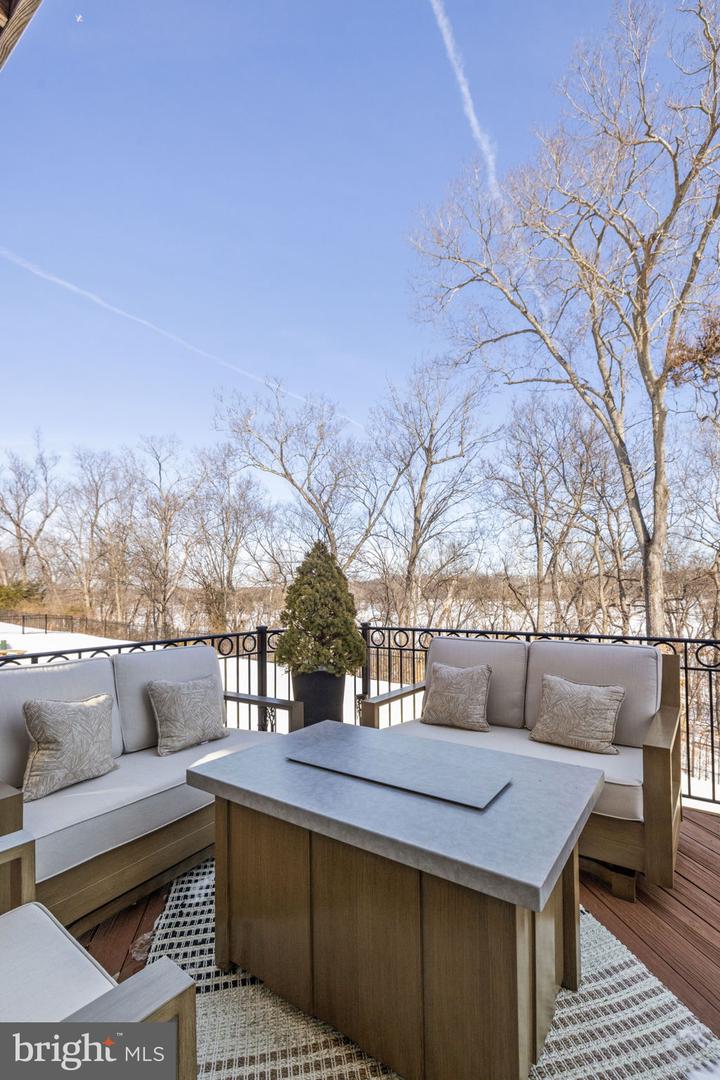 18544 PERDIDO BAY TER, LEESBURG, Virginia 20176, 3 Bedrooms Bedrooms, ,3 BathroomsBathrooms,Residential,For sale,18544 PERDIDO BAY TER,VALO2114534 MLS # VALO2114534