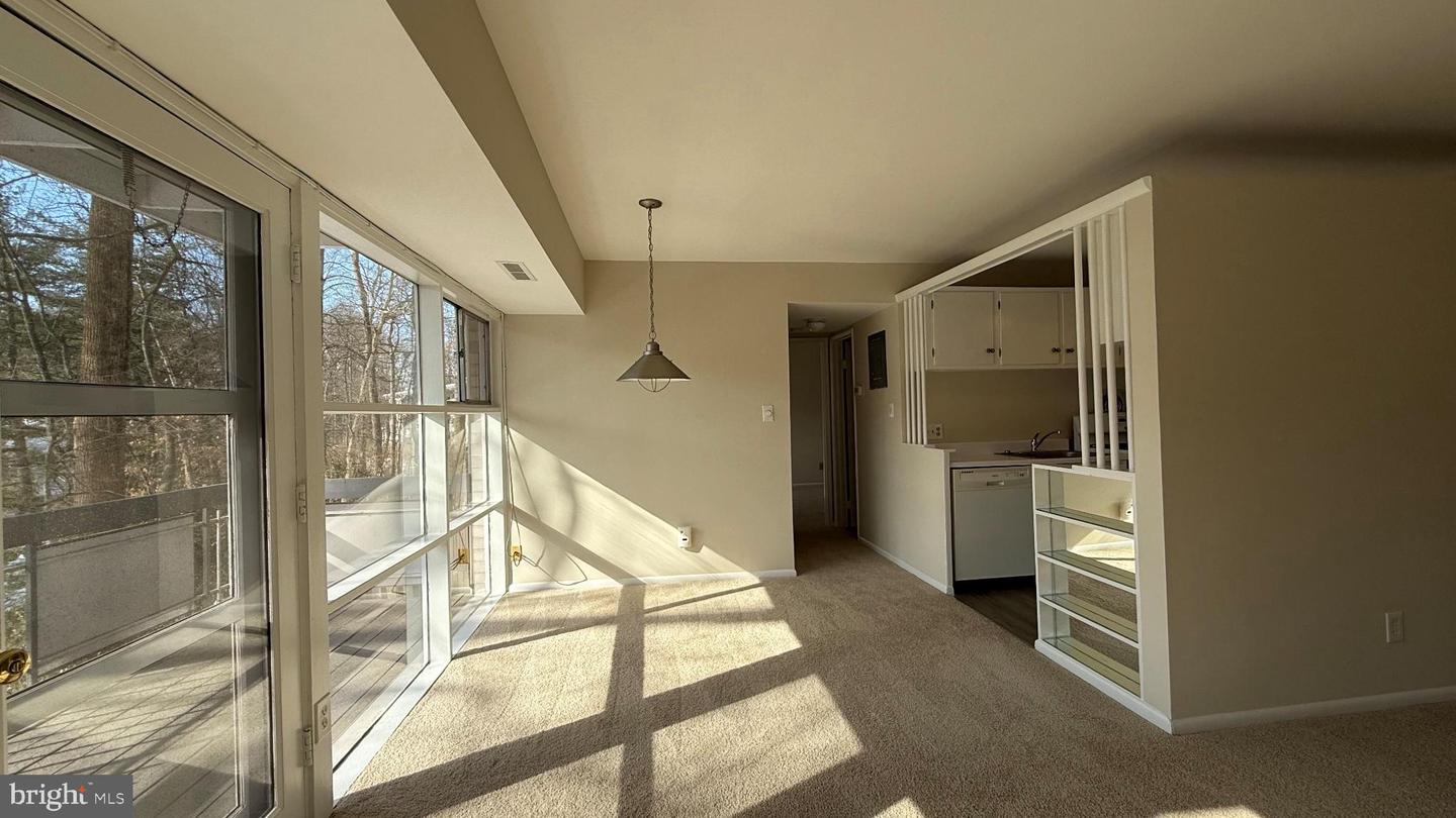 7717 DONNYBROOK CT #103, ANNANDALE, Virginia 22003, 2 Bedrooms Bedrooms, 6 Rooms Rooms,1 BathroomBathrooms,Residential,For sale,7717 DONNYBROOK CT #103,VAFX2287394 MLS # VAFX2287394