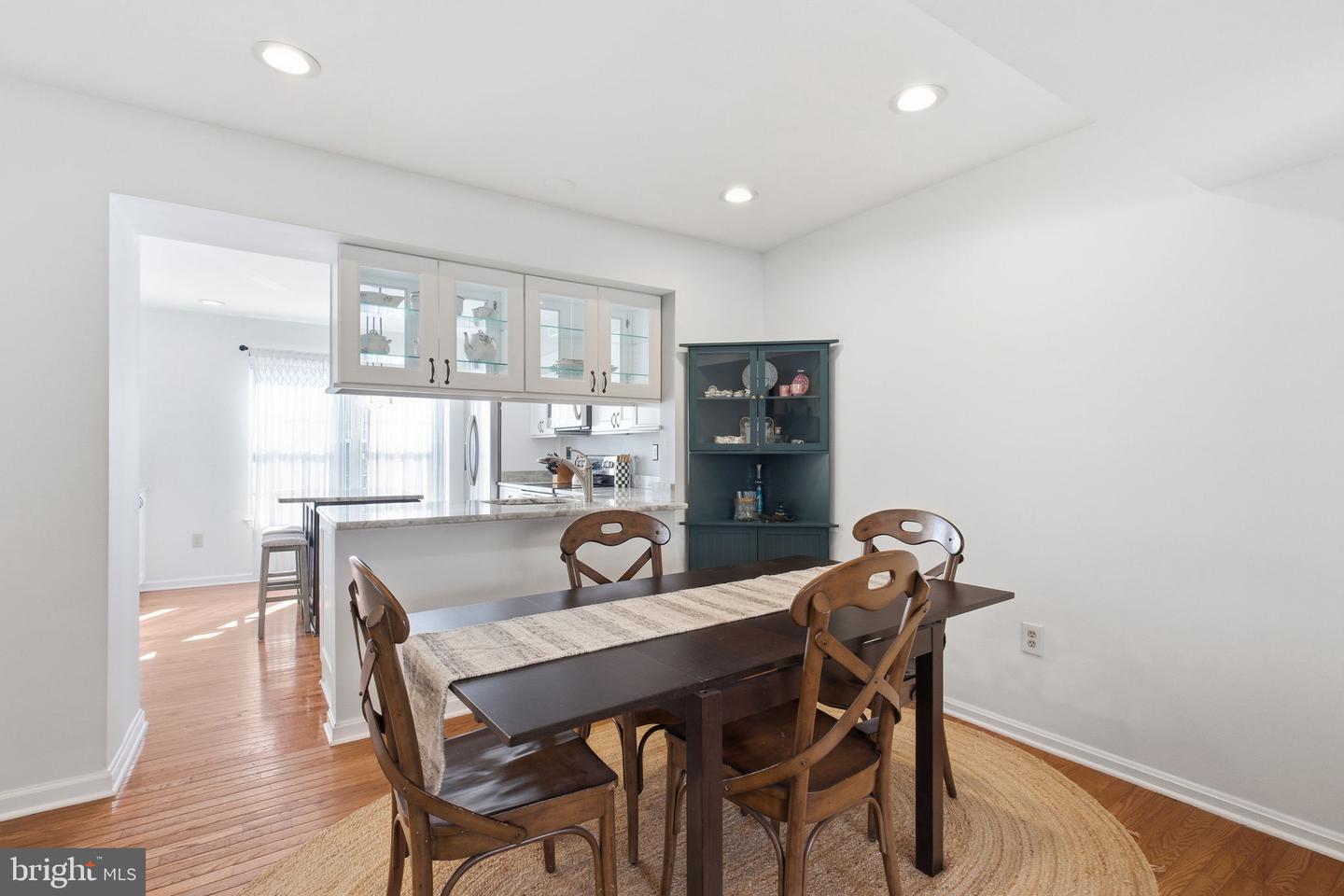 5206 LEEWARD LN, ALEXANDRIA, Virginia 22315, 3 Bedrooms Bedrooms, ,3 BathroomsBathrooms,Residential,For sale,5206 LEEWARD LN,VAFX2287494 MLS # VAFX2287494