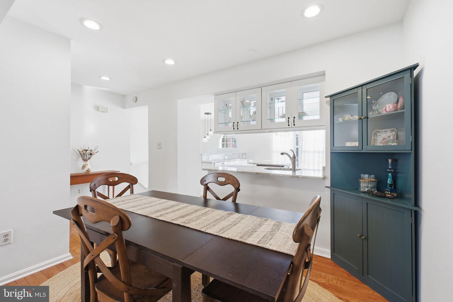 5206 LEEWARD LN, ALEXANDRIA, Virginia 22315, 3 Bedrooms Bedrooms, ,3 BathroomsBathrooms,Residential,For sale,5206 LEEWARD LN,VAFX2287494 MLS # VAFX2287494