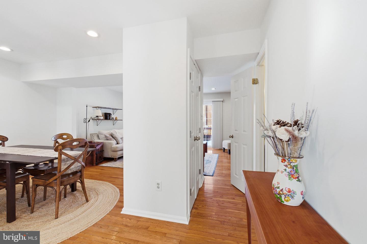 5206 LEEWARD LN, ALEXANDRIA, Virginia 22315, 3 Bedrooms Bedrooms, ,3 BathroomsBathrooms,Residential,For sale,5206 LEEWARD LN,VAFX2287494 MLS # VAFX2287494