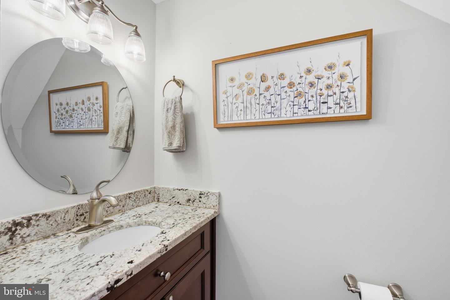 5206 LEEWARD LN, ALEXANDRIA, Virginia 22315, 3 Bedrooms Bedrooms, ,3 BathroomsBathrooms,Residential,For sale,5206 LEEWARD LN,VAFX2287494 MLS # VAFX2287494