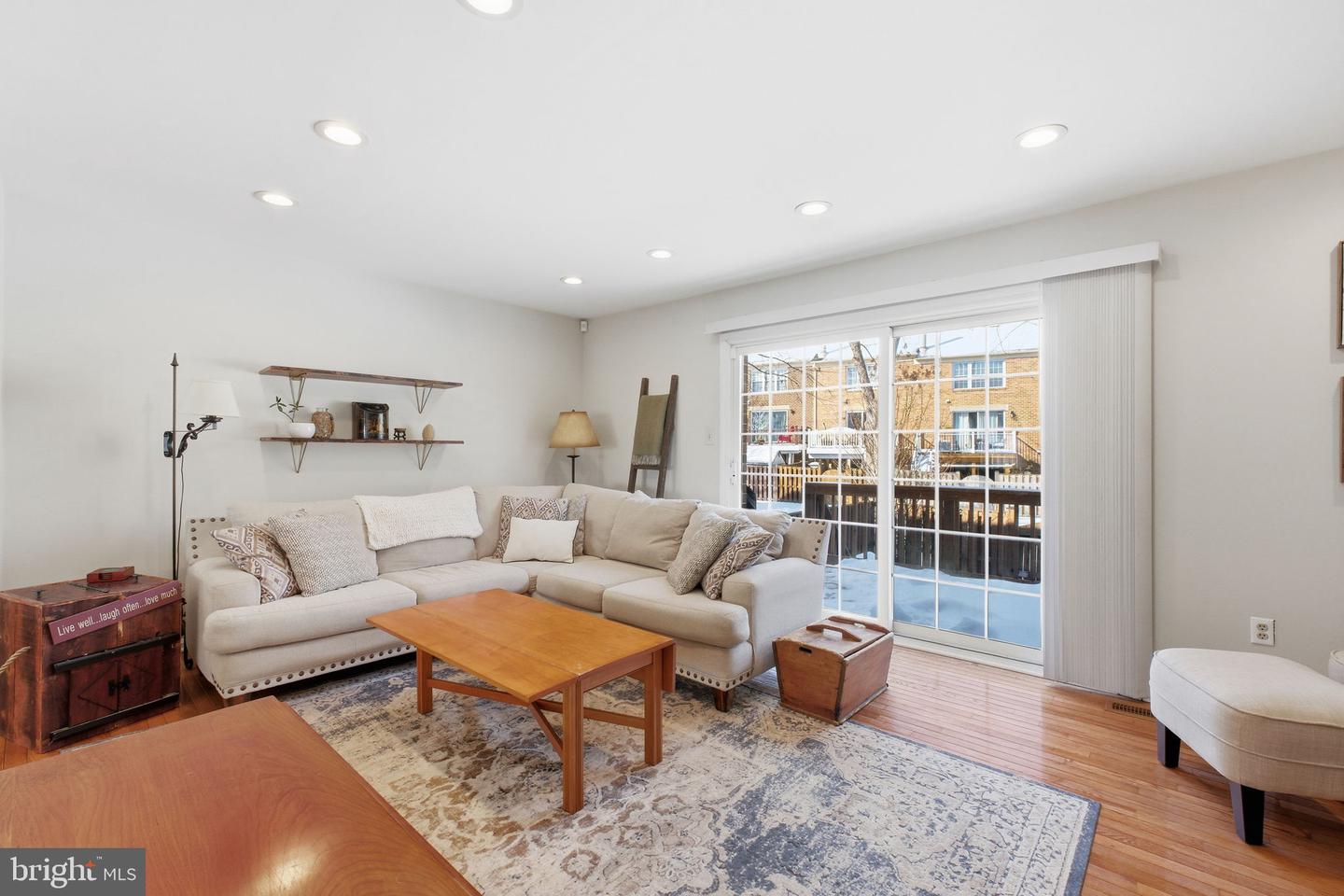 5206 LEEWARD LN, ALEXANDRIA, Virginia 22315, 3 Bedrooms Bedrooms, ,3 BathroomsBathrooms,Residential,For sale,5206 LEEWARD LN,VAFX2287494 MLS # VAFX2287494