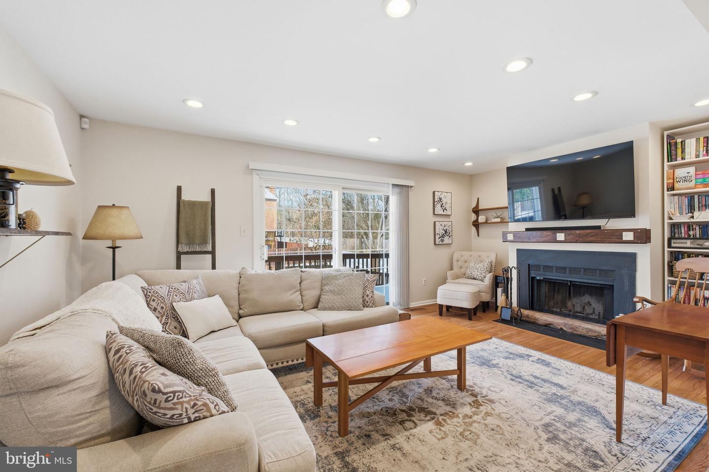 5206 LEEWARD LN, ALEXANDRIA, Virginia 22315, 3 Bedrooms Bedrooms, ,3 BathroomsBathrooms,Residential,For sale,5206 LEEWARD LN,VAFX2287494 MLS # VAFX2287494