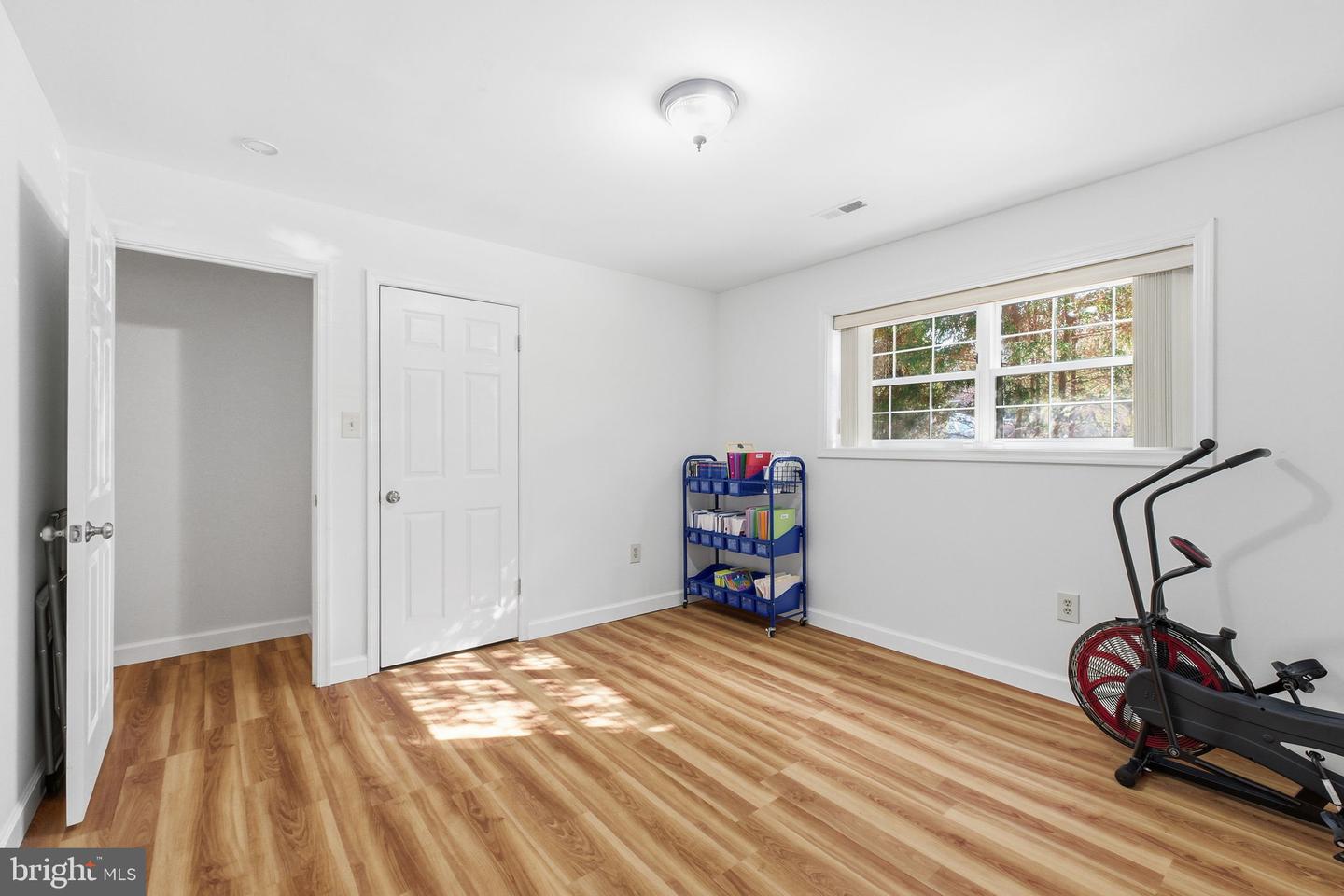 5206 LEEWARD LN, ALEXANDRIA, Virginia 22315, 3 Bedrooms Bedrooms, ,3 BathroomsBathrooms,Residential,For sale,5206 LEEWARD LN,VAFX2287494 MLS # VAFX2287494