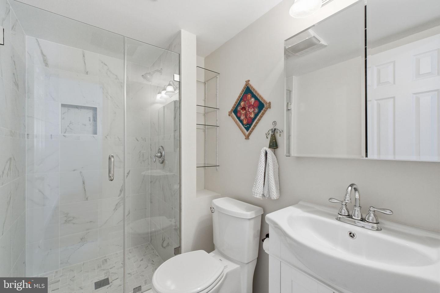 5206 LEEWARD LN, ALEXANDRIA, Virginia 22315, 3 Bedrooms Bedrooms, ,3 BathroomsBathrooms,Residential,For sale,5206 LEEWARD LN,VAFX2287494 MLS # VAFX2287494