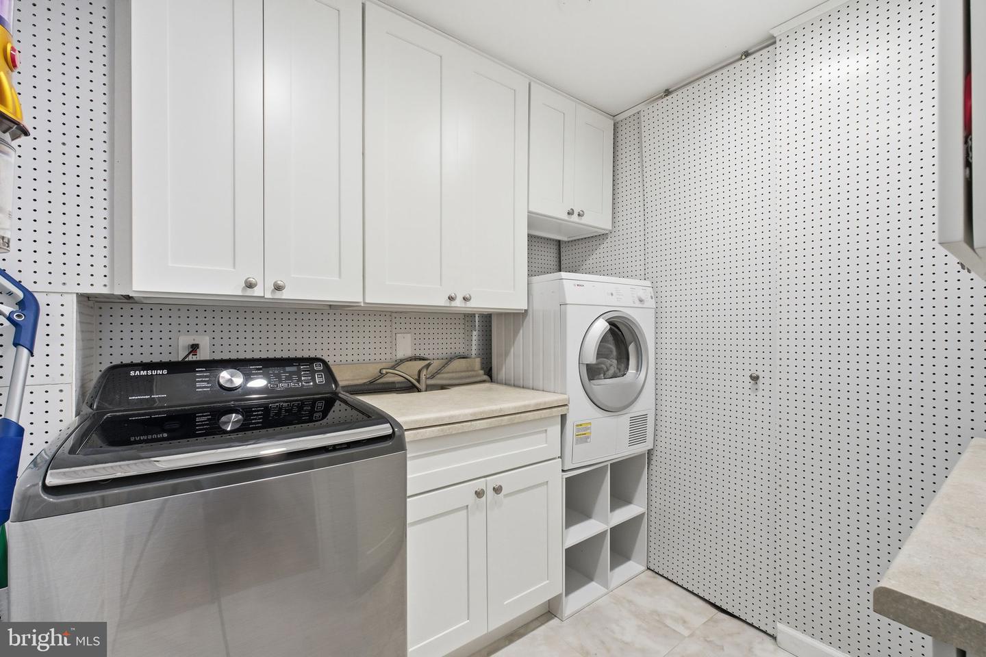 5206 LEEWARD LN, ALEXANDRIA, Virginia 22315, 3 Bedrooms Bedrooms, ,3 BathroomsBathrooms,Residential,For sale,5206 LEEWARD LN,VAFX2287494 MLS # VAFX2287494